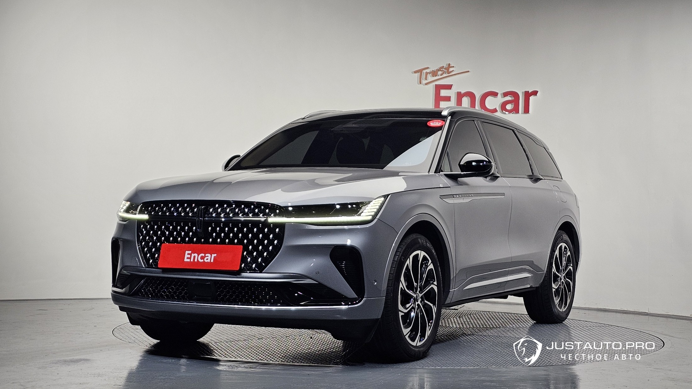 Автомобиль Lincoln Nautilus