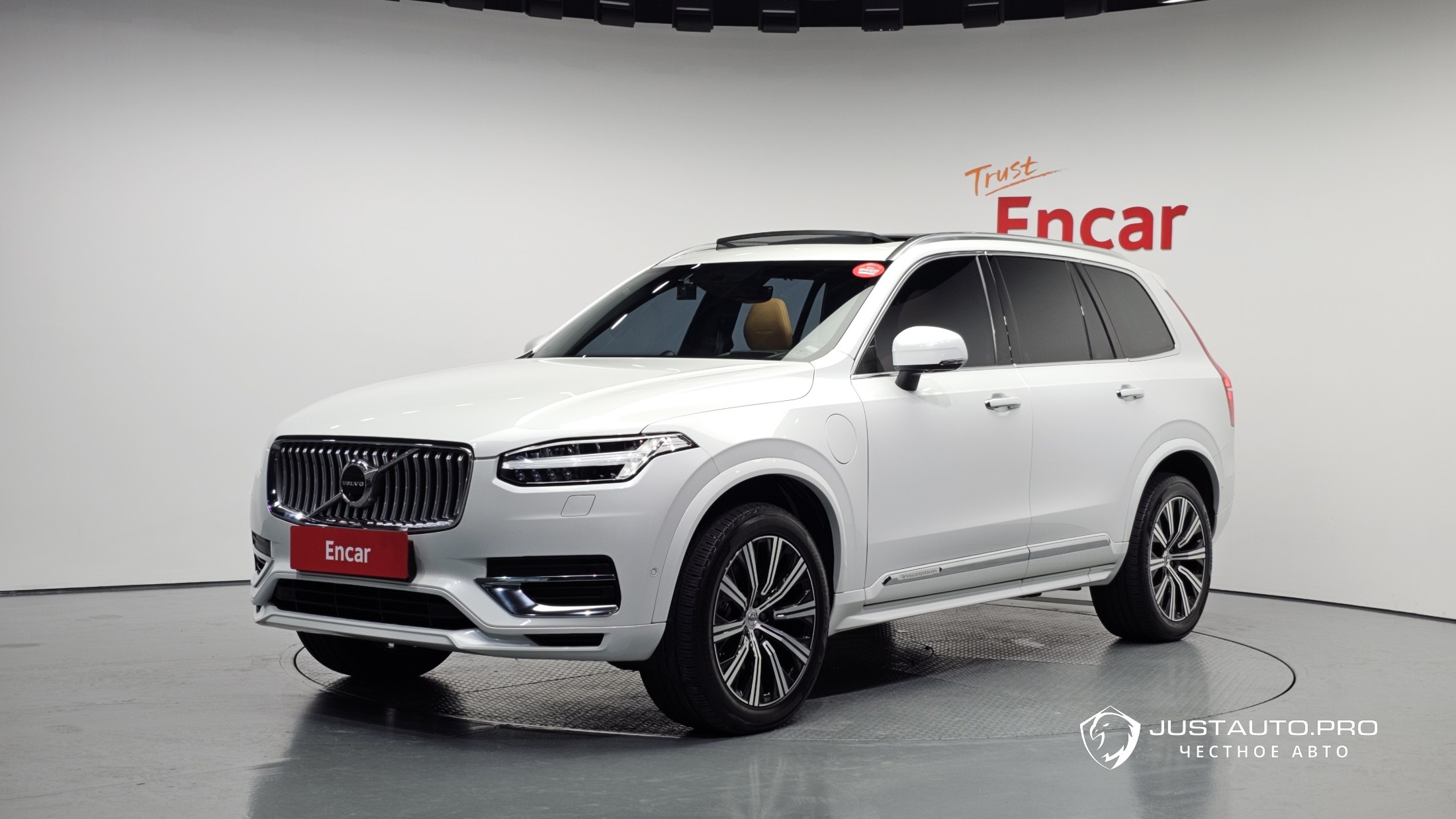 Автомобиль Volvo XC90