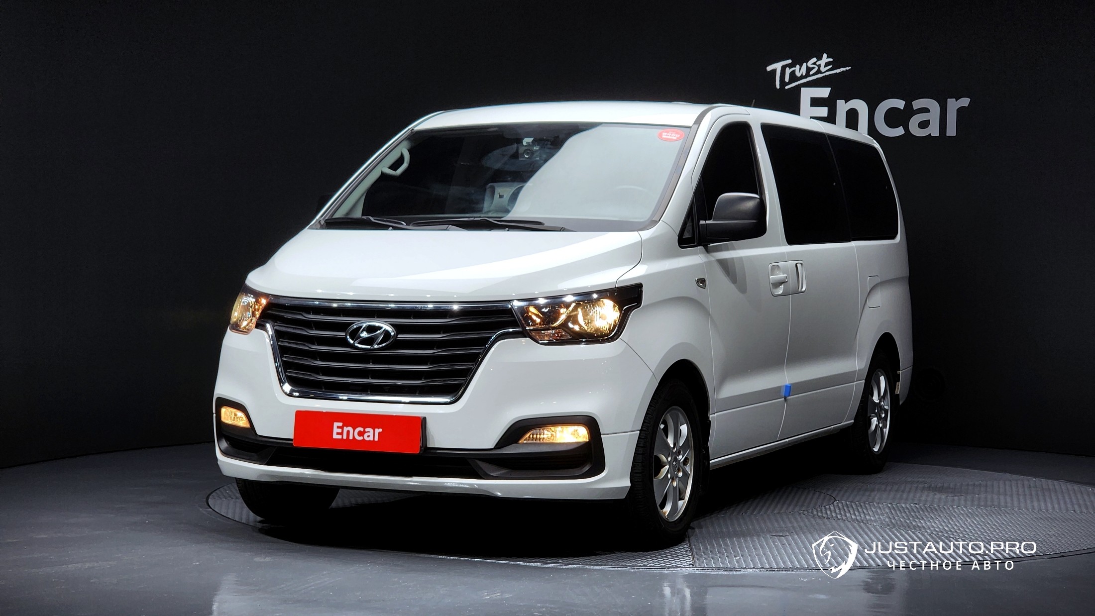 Автомобиль Hyundai Starex