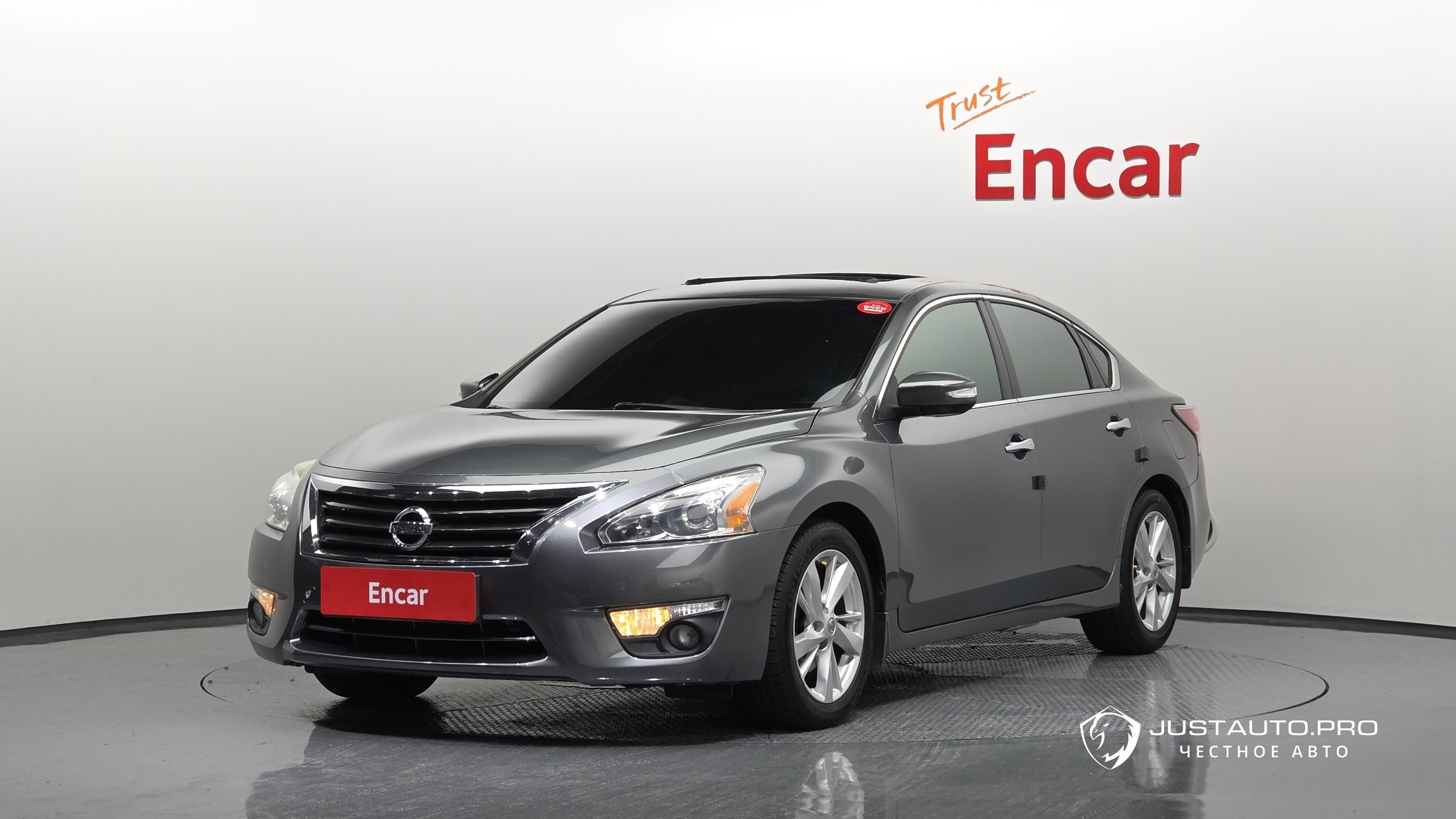 Автомобиль Nissan Altima