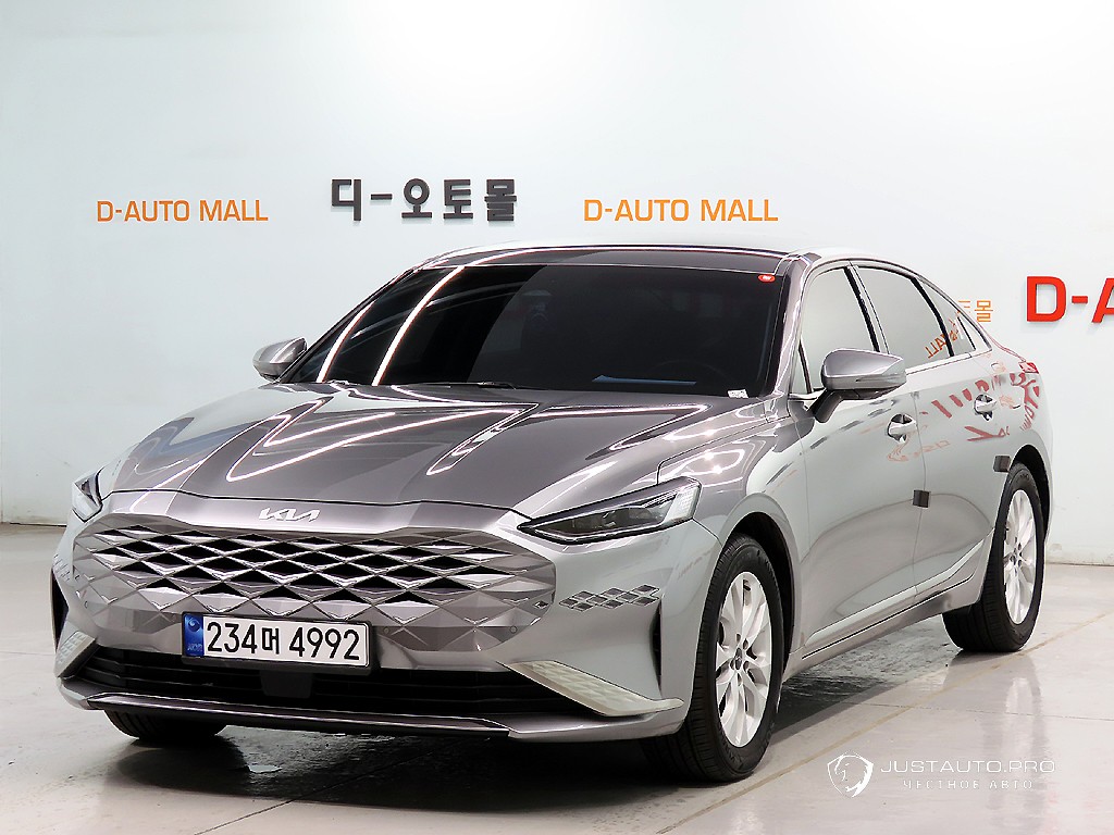 Автомобиль Kia K8