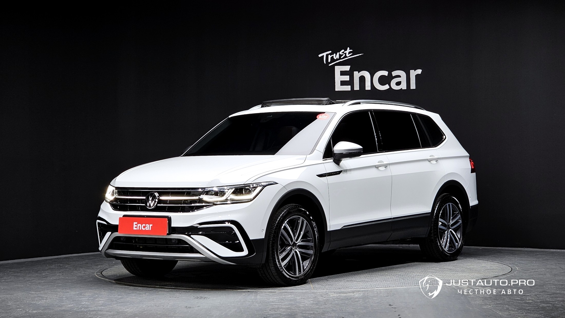 Автомобиль Volkswagen Tiguan