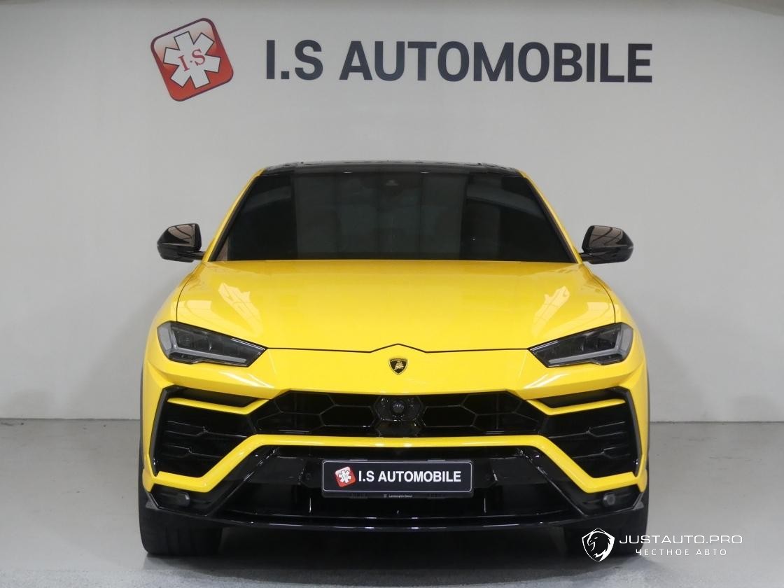 Автомобиль Lamborghini Urus