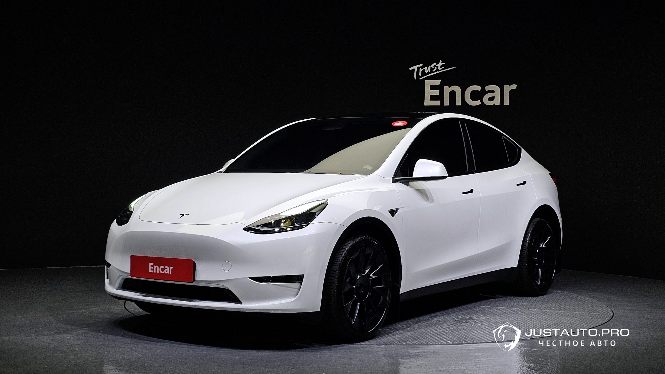 Автомобиль Tesla Model Y