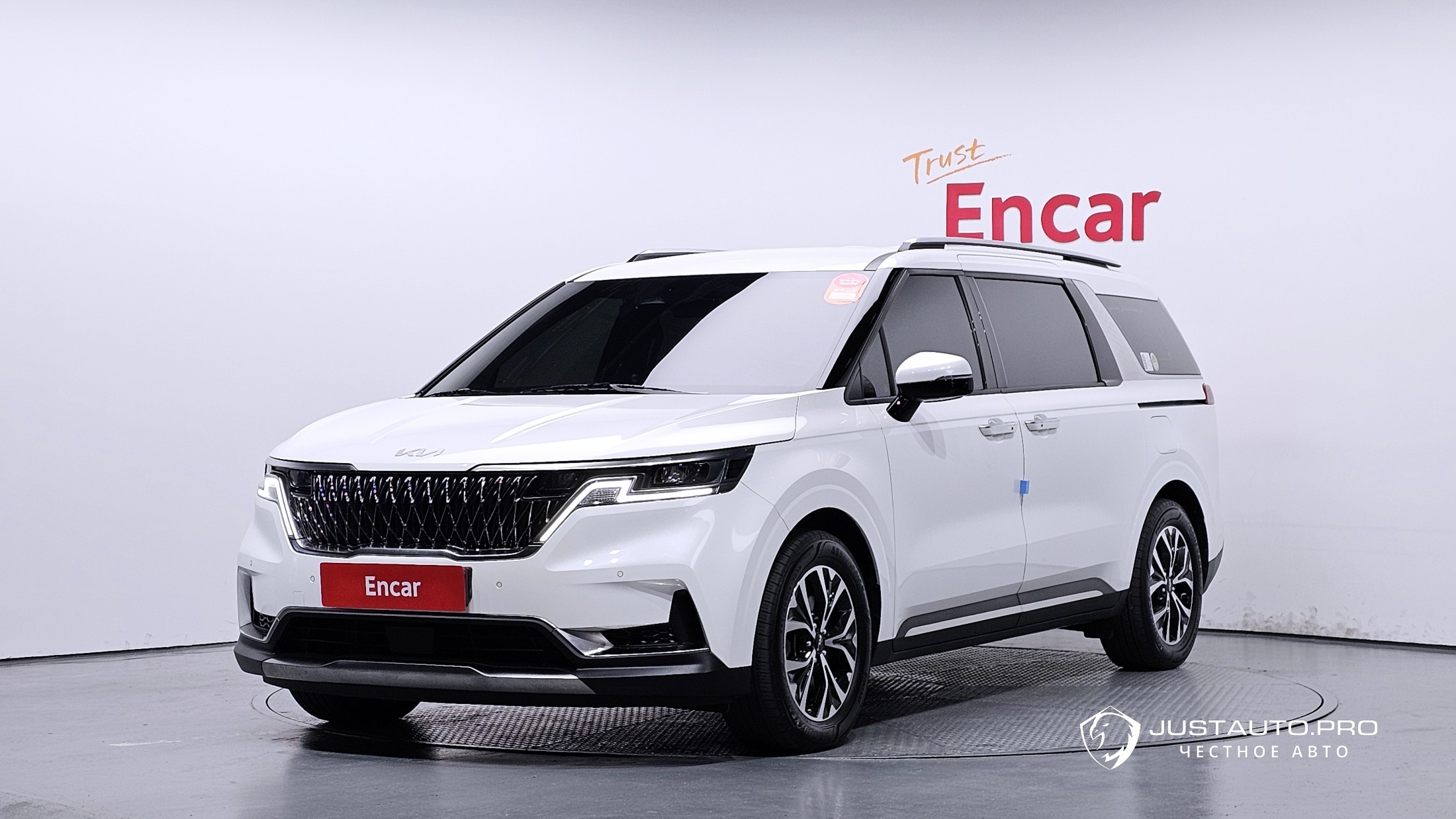 Автомобиль Kia Canival