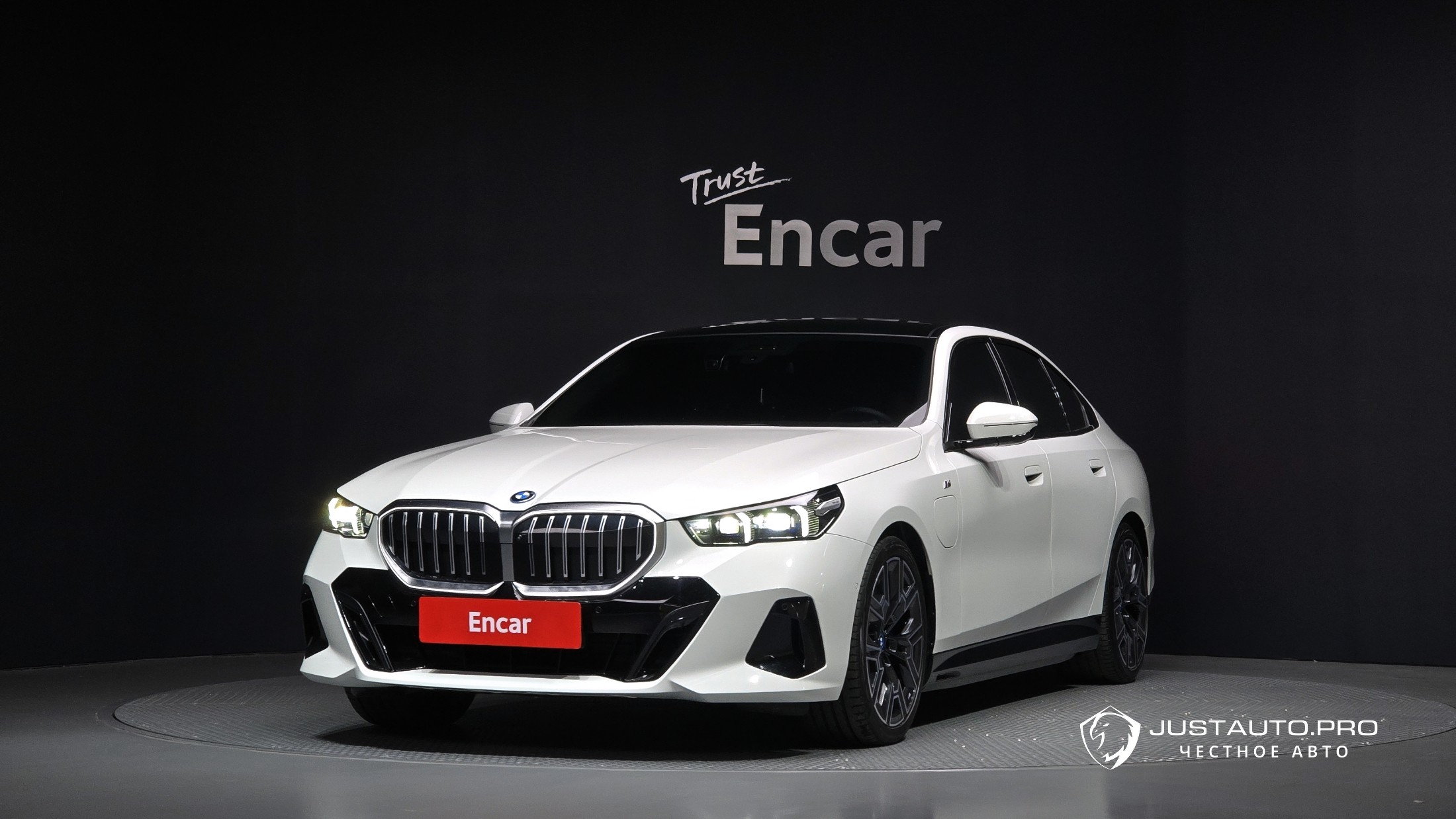 Автомобиль BMW 5-Series