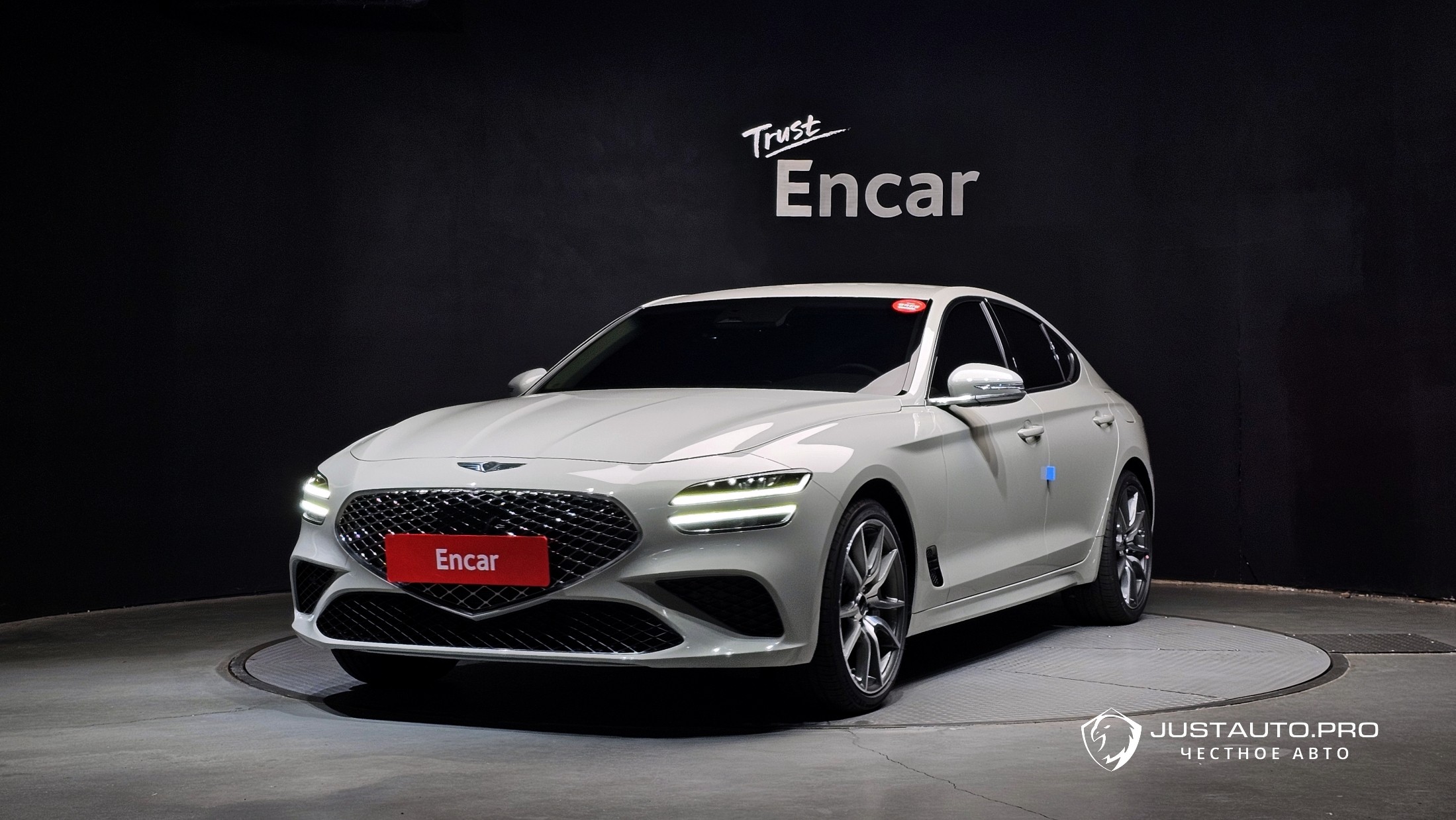 Автомобиль Genesis G70