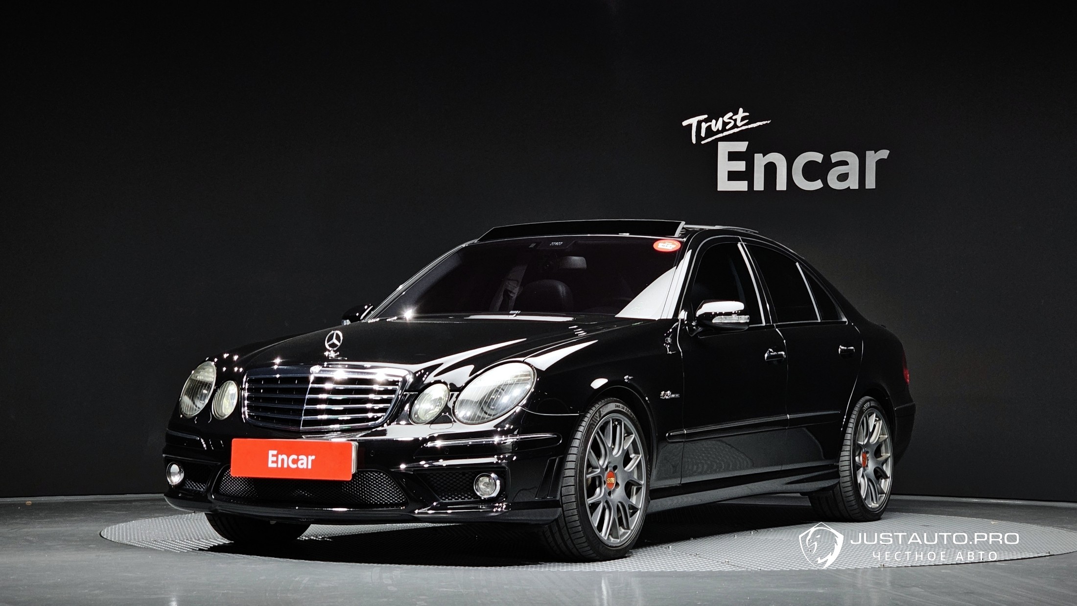 Автомобиль Mercedes-Benz E-Class