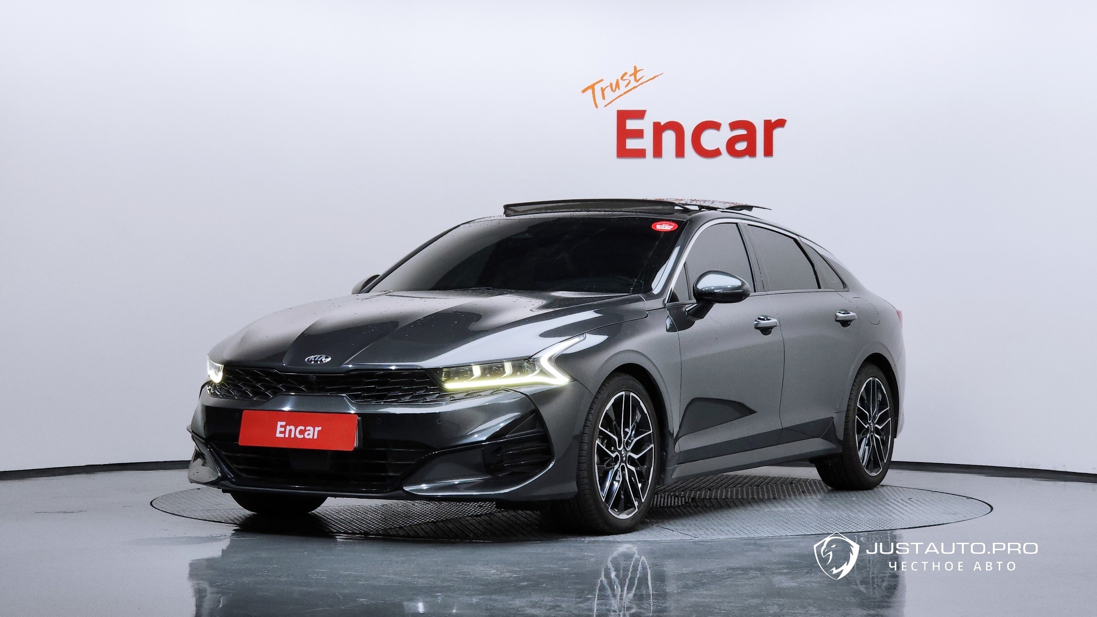 Автомобиль Kia K5