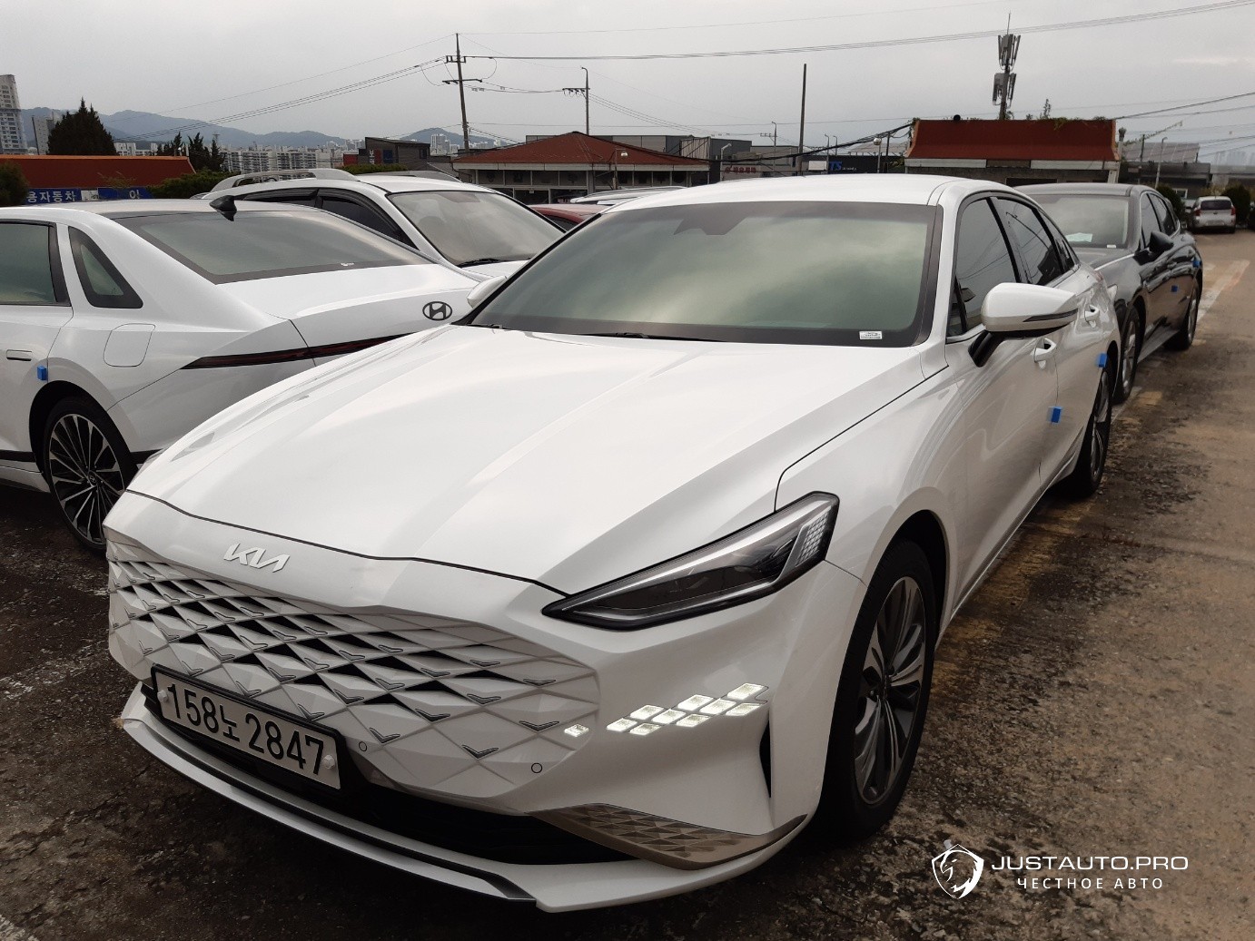 Автомобиль Kia K8