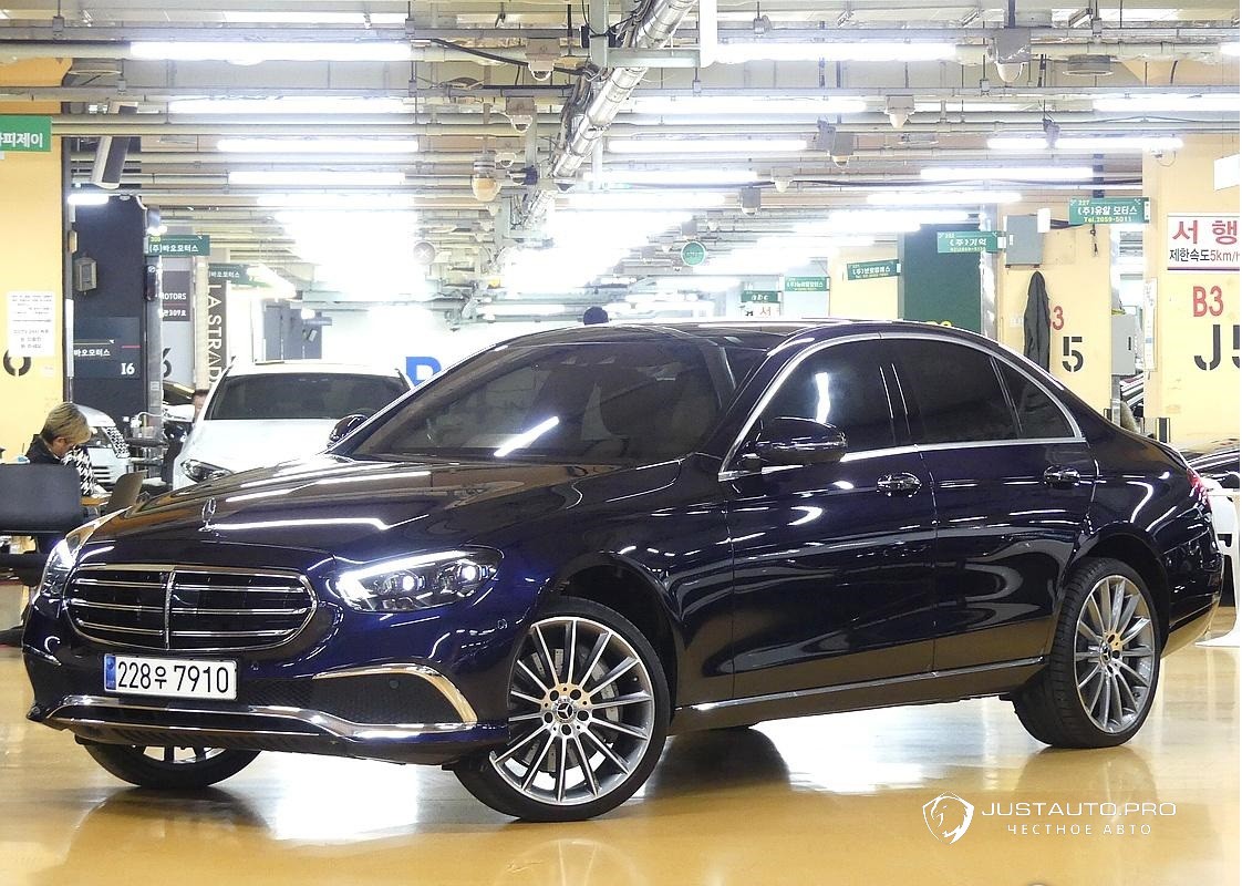 Автомобиль Mercedes-Benz E-Class