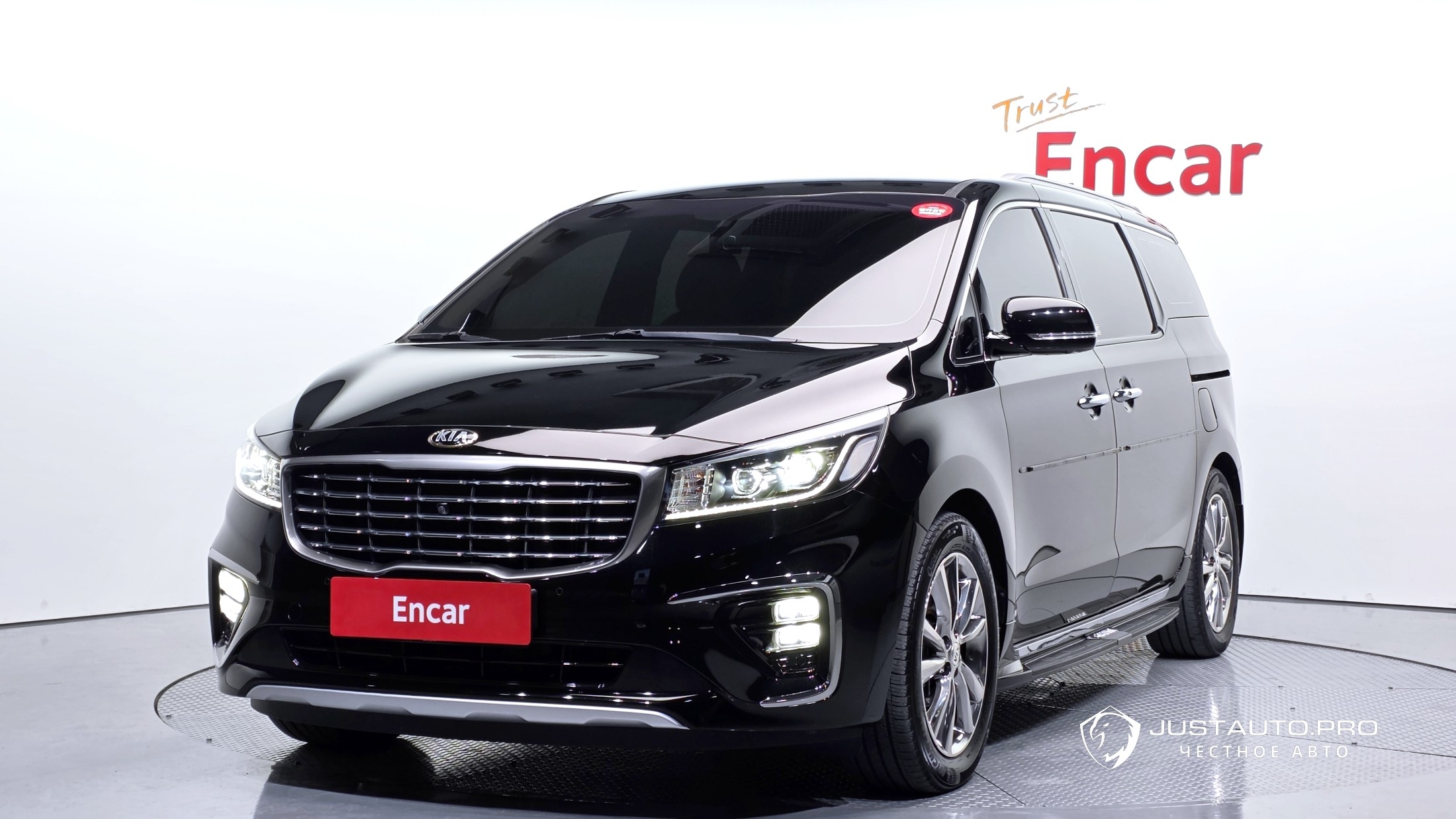 Автомобиль Kia Canival