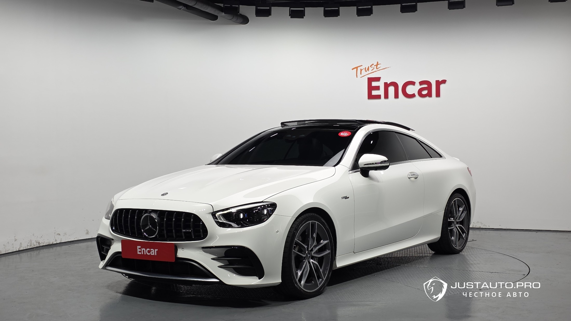 Автомобиль Mercedes-Benz E-Class