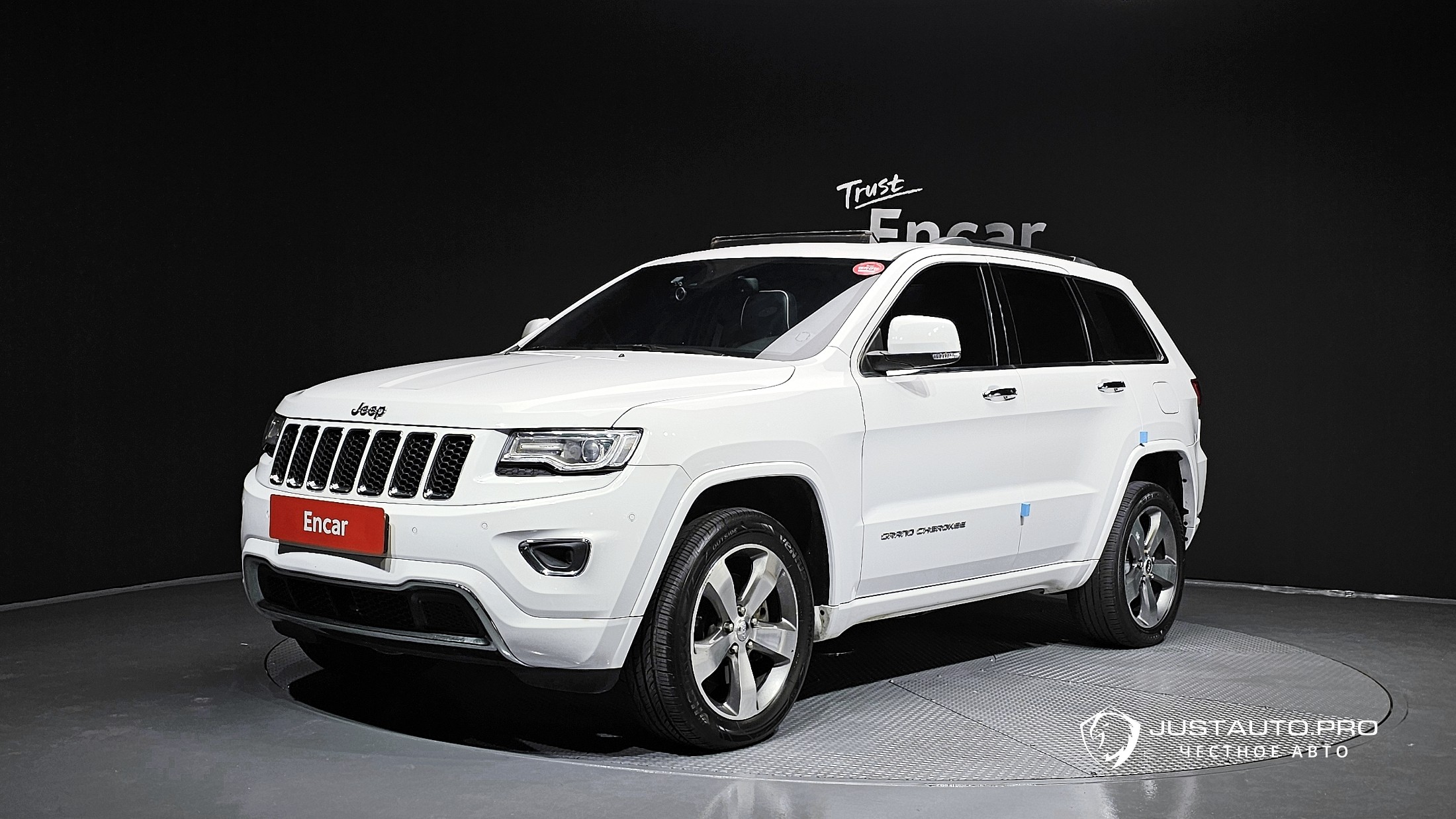 Автомобиль Jeep Cherokee
