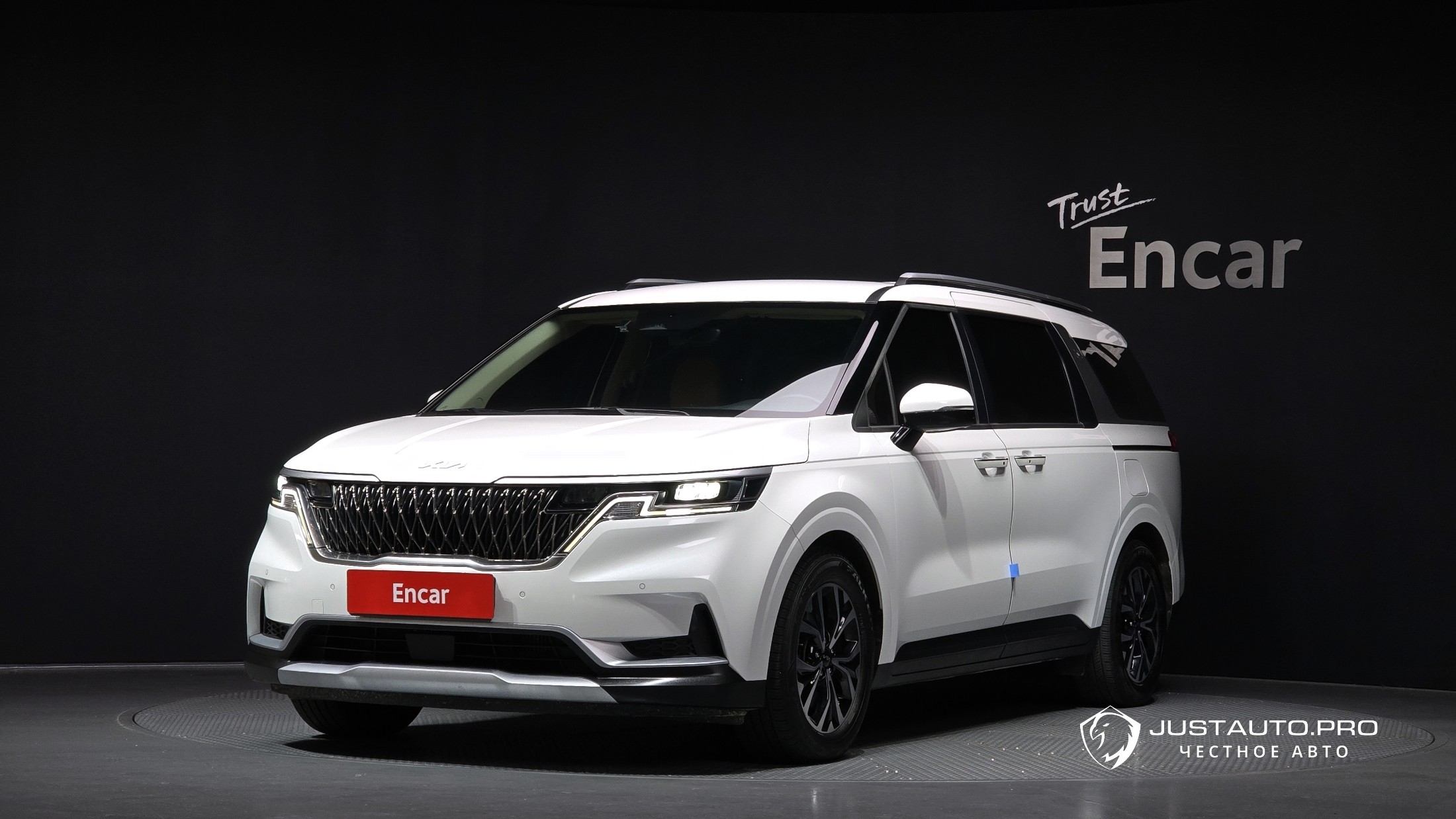 Автомобиль Kia Canival