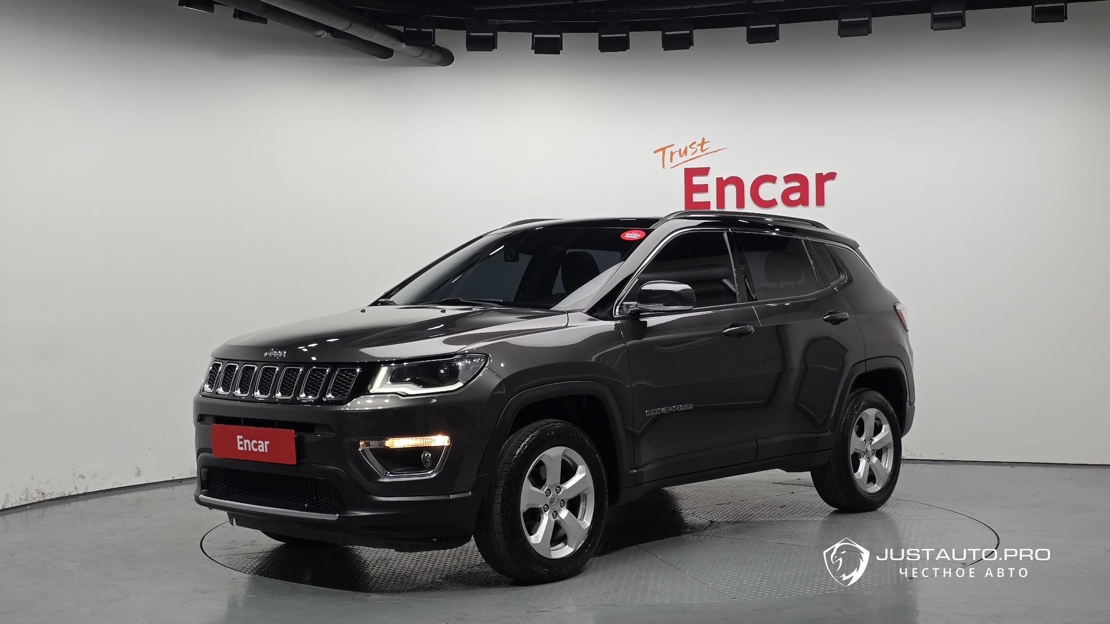 Автомобиль Jeep Compass