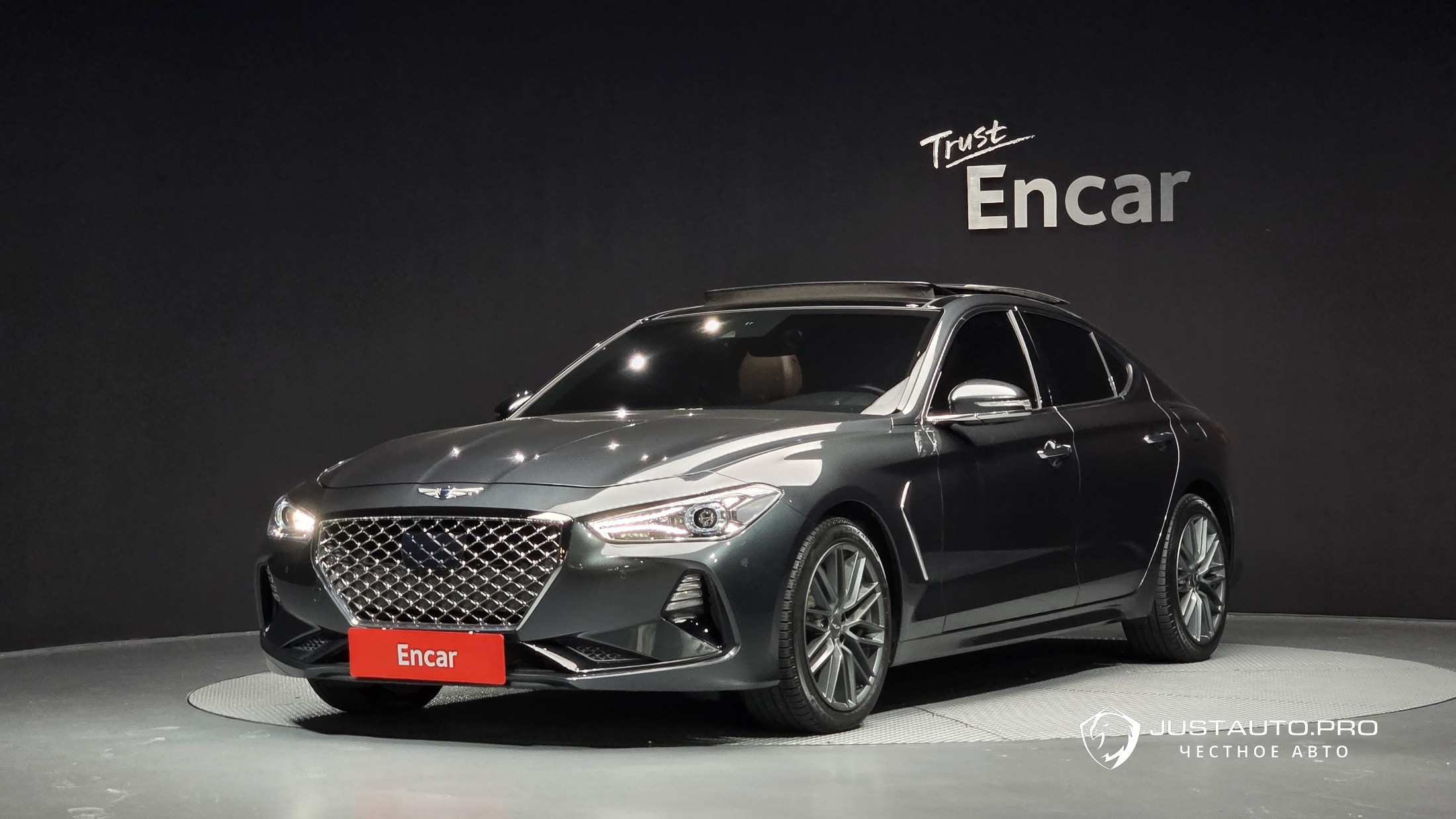 Автомобиль Genesis G70