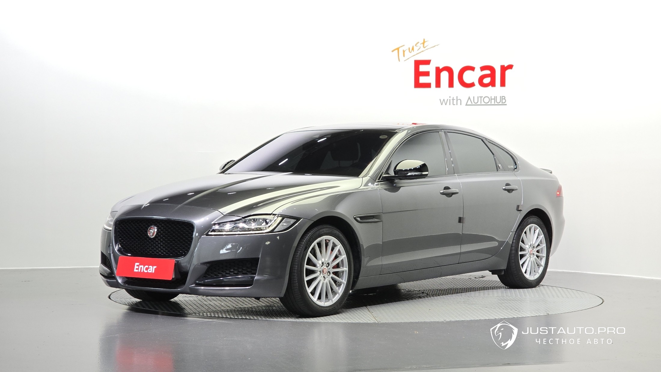 Автомобиль Jaguar XF