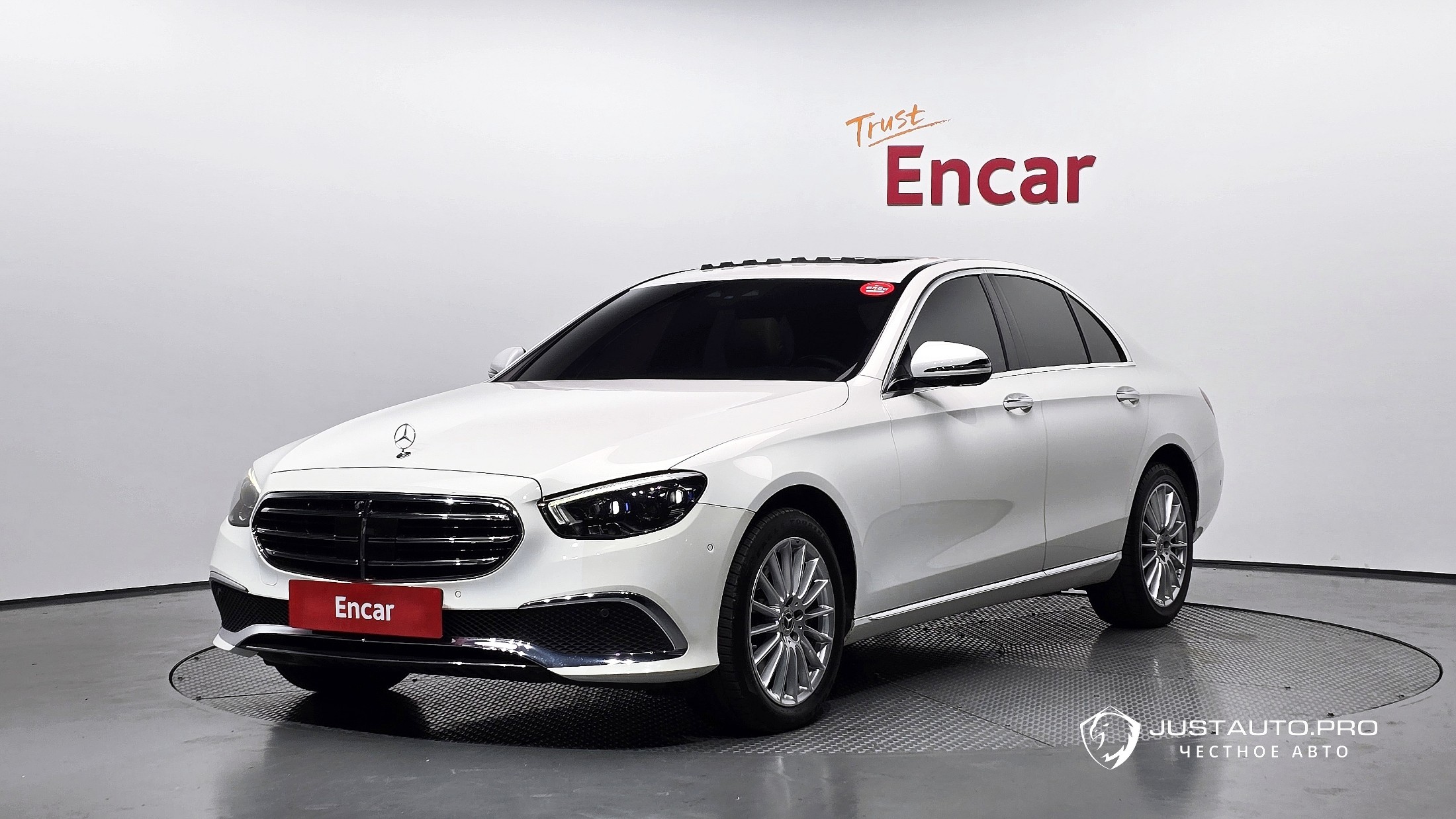 Автомобиль Mercedes-Benz E-Class