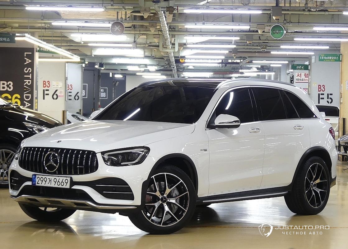 Автомобиль Mercedes-Benz GLC-Class