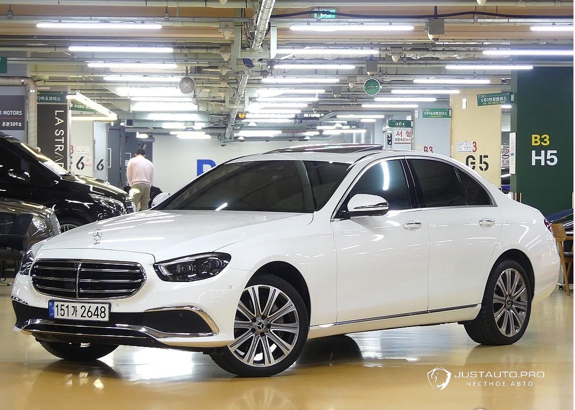 Автомобиль Mercedes-Benz E-Class
