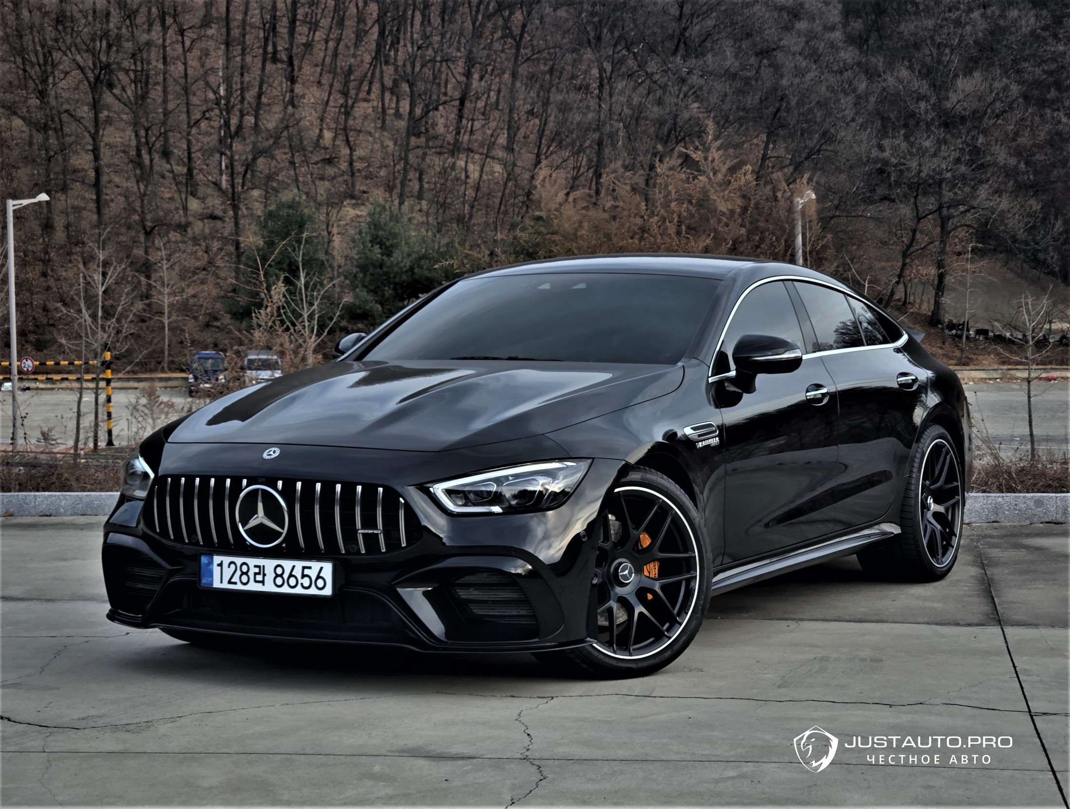 Автомобиль Mercedes-Benz AMG GT