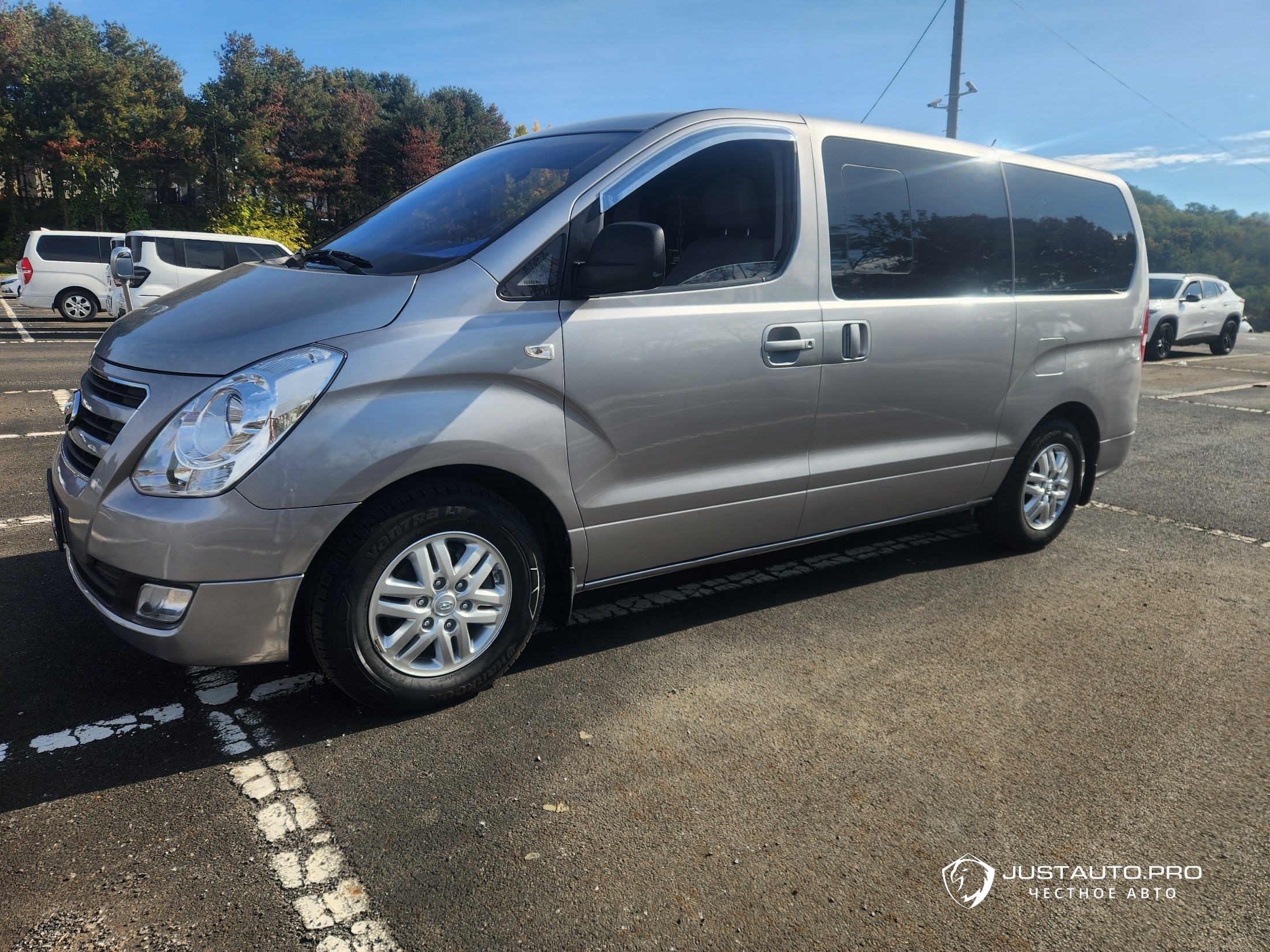 Автомобиль Hyundai Starex