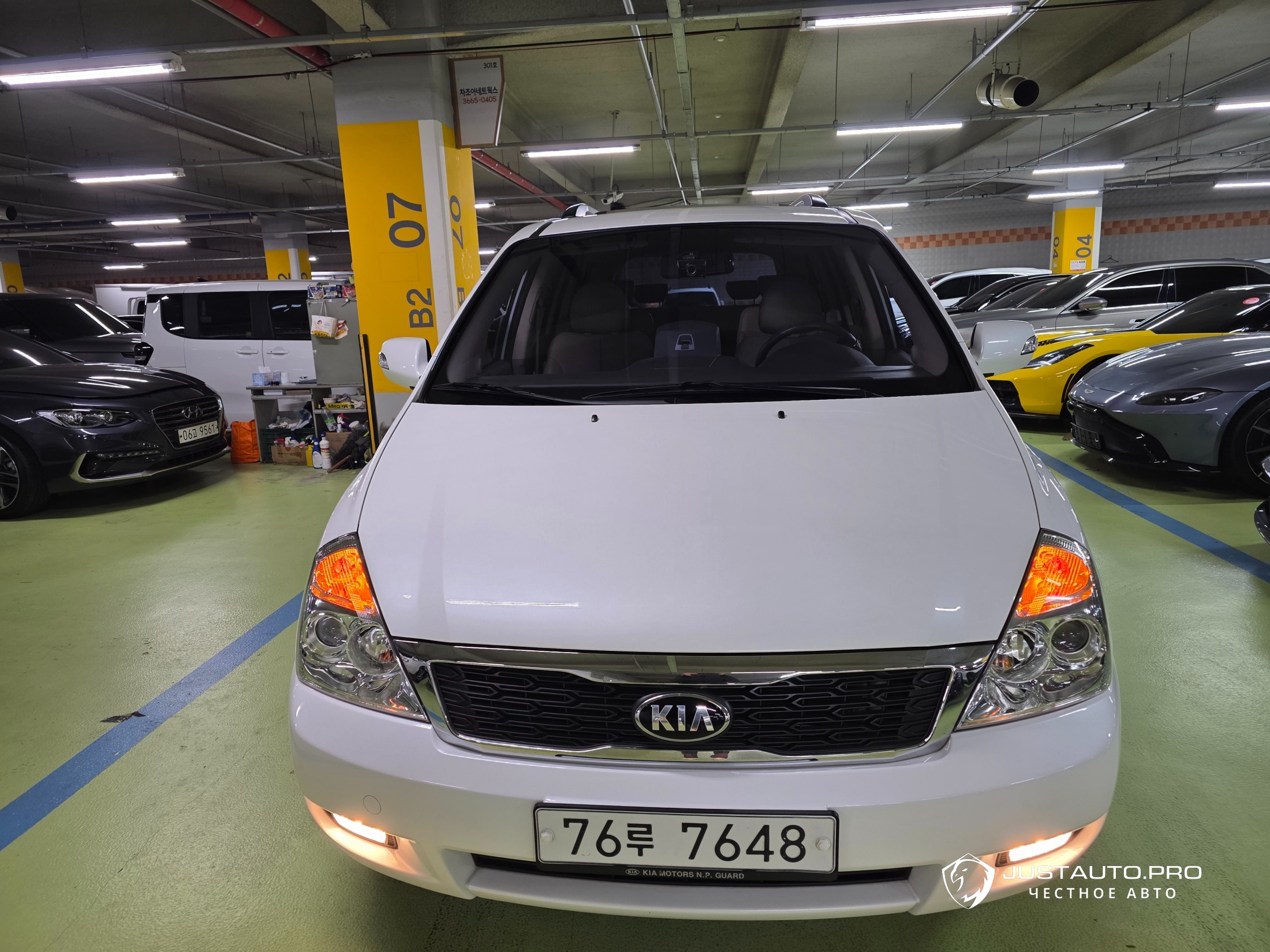 Автомобиль Kia Canival