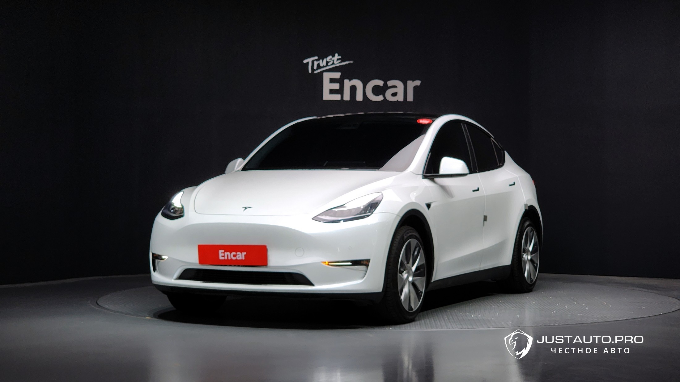 Автомобиль Tesla Model Y