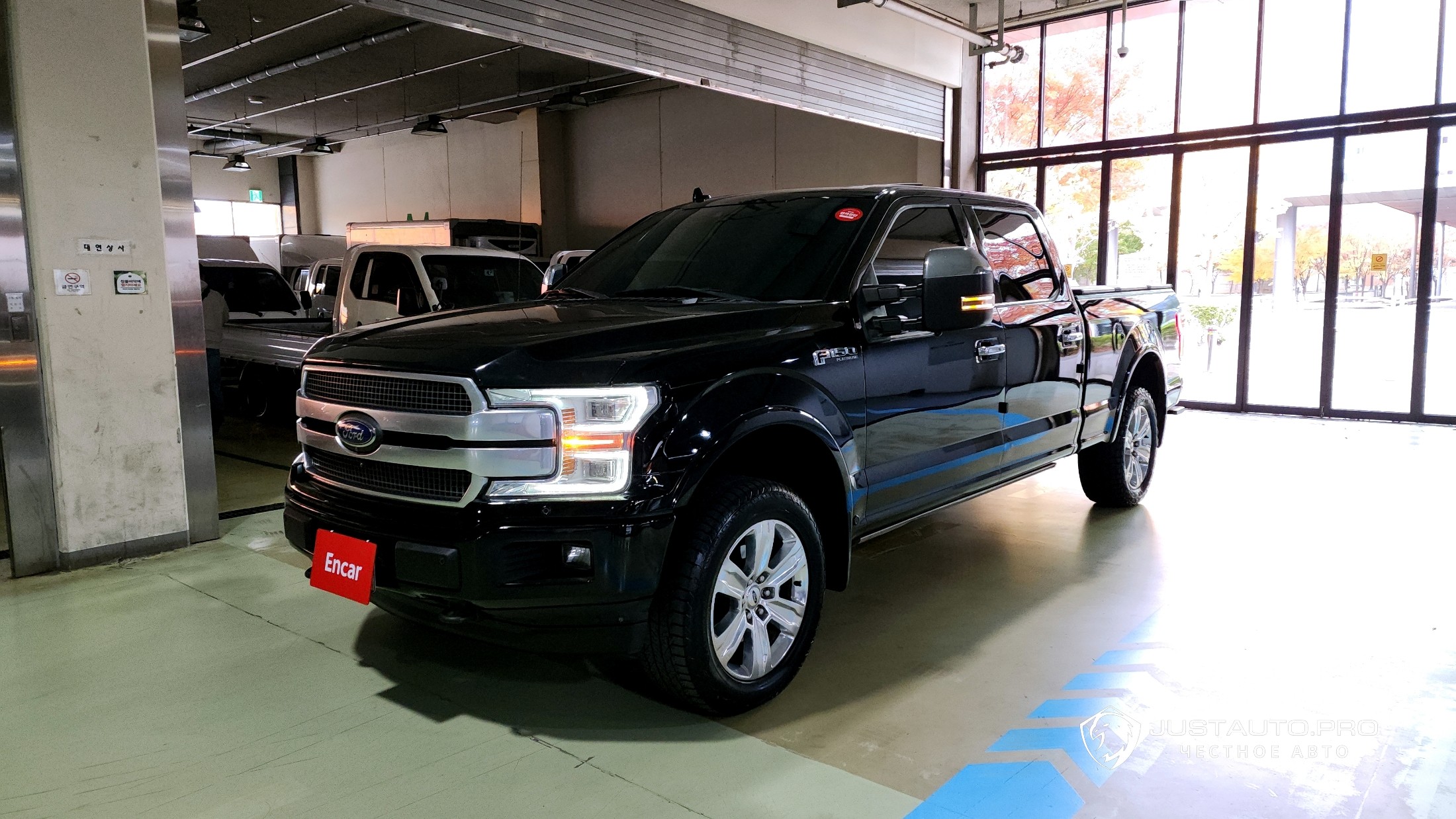 Автомобиль Ford F150