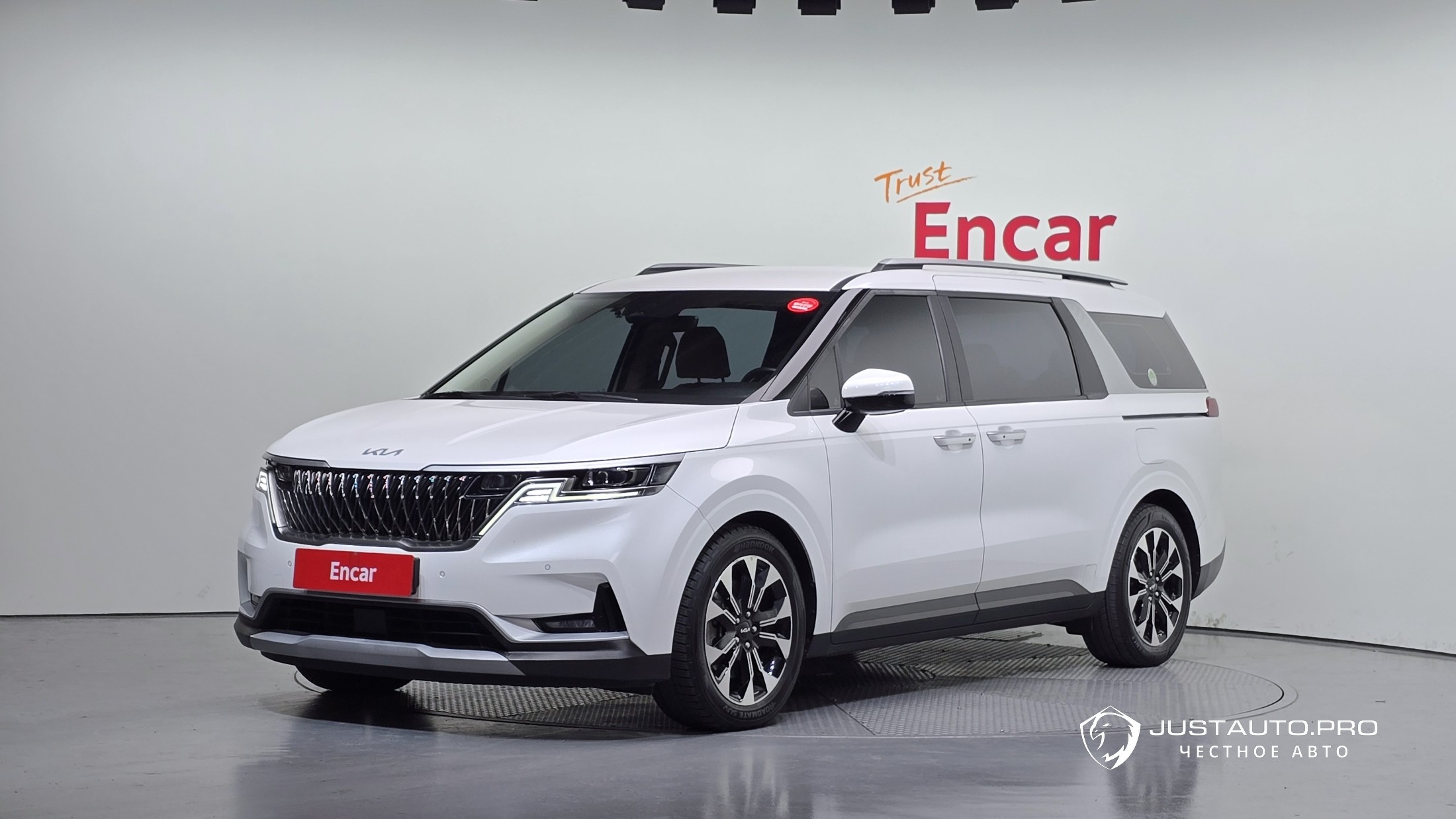 Автомобиль Kia Canival