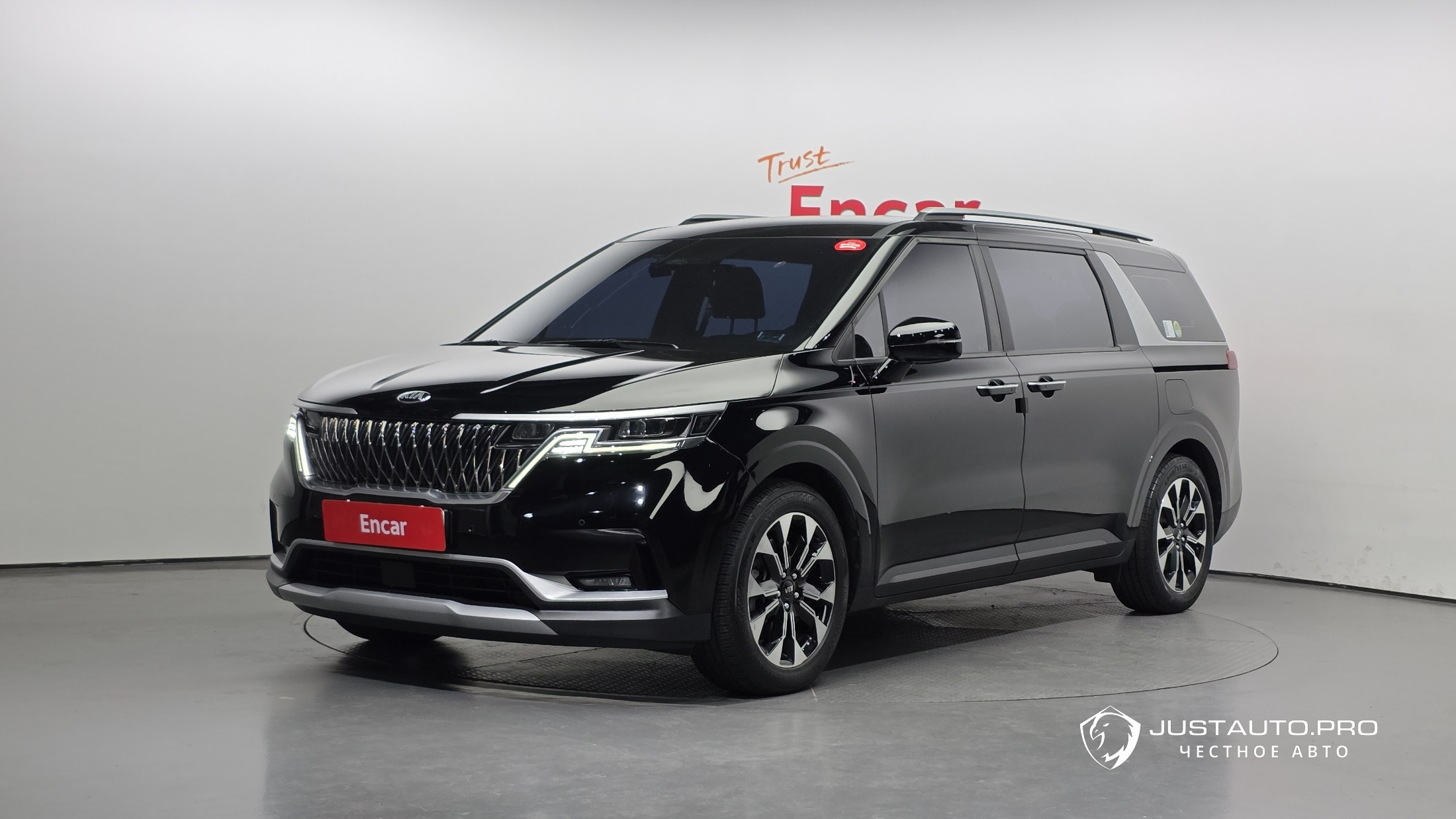 Автомобиль Kia Canival