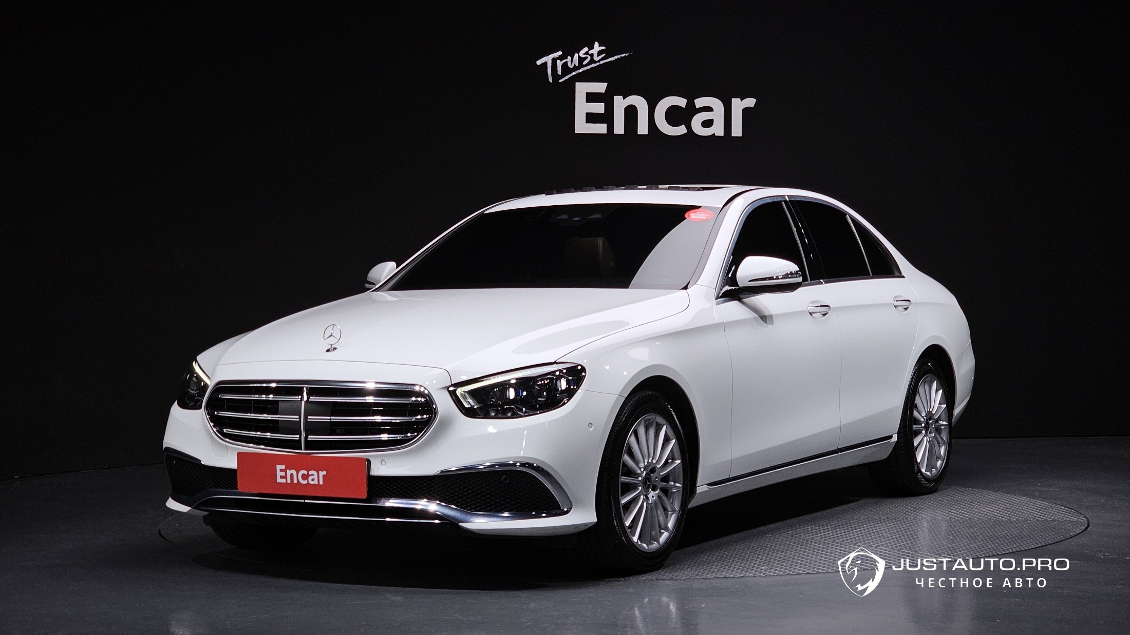 Автомобиль Mercedes-Benz E-Class