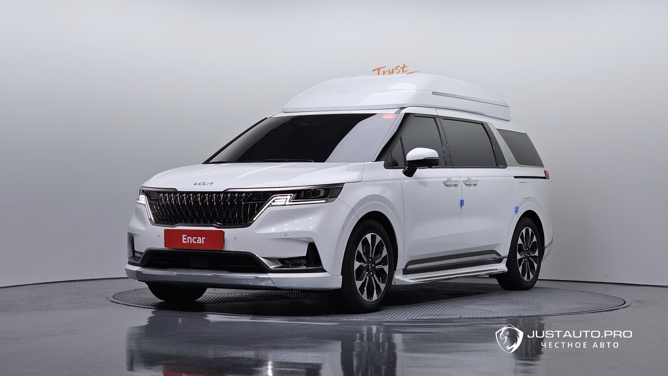 Автомобиль Kia Canival