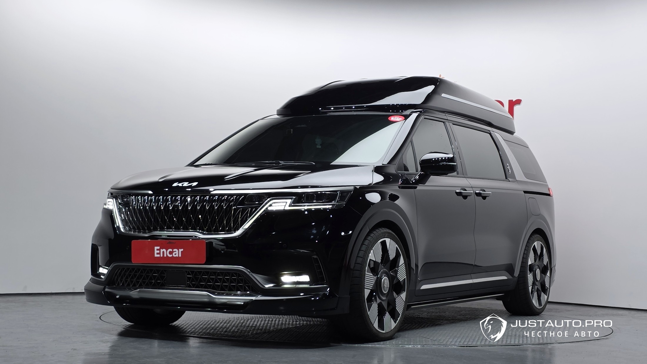 Автомобиль Kia Canival