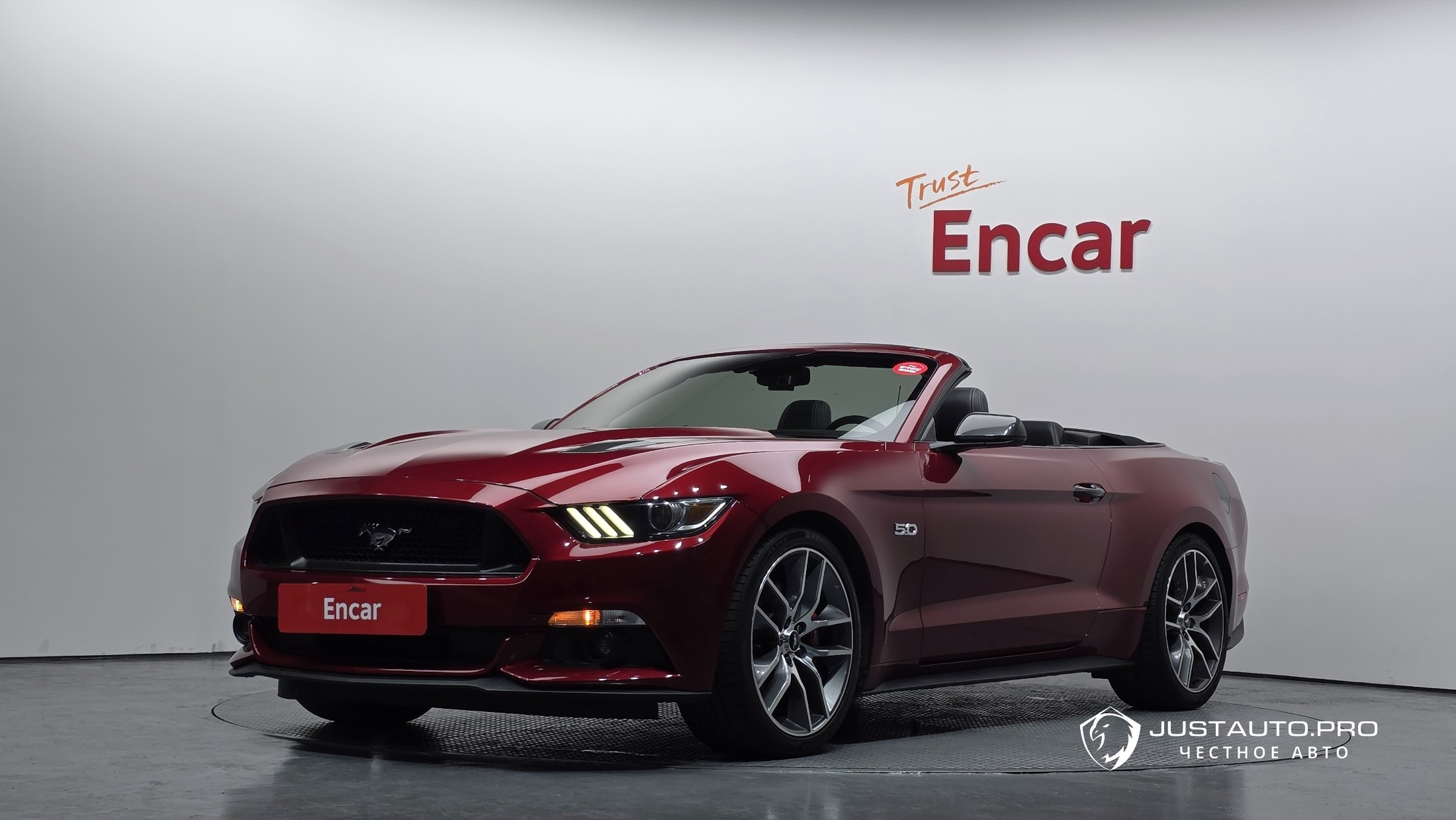 Автомобиль Ford Mustang