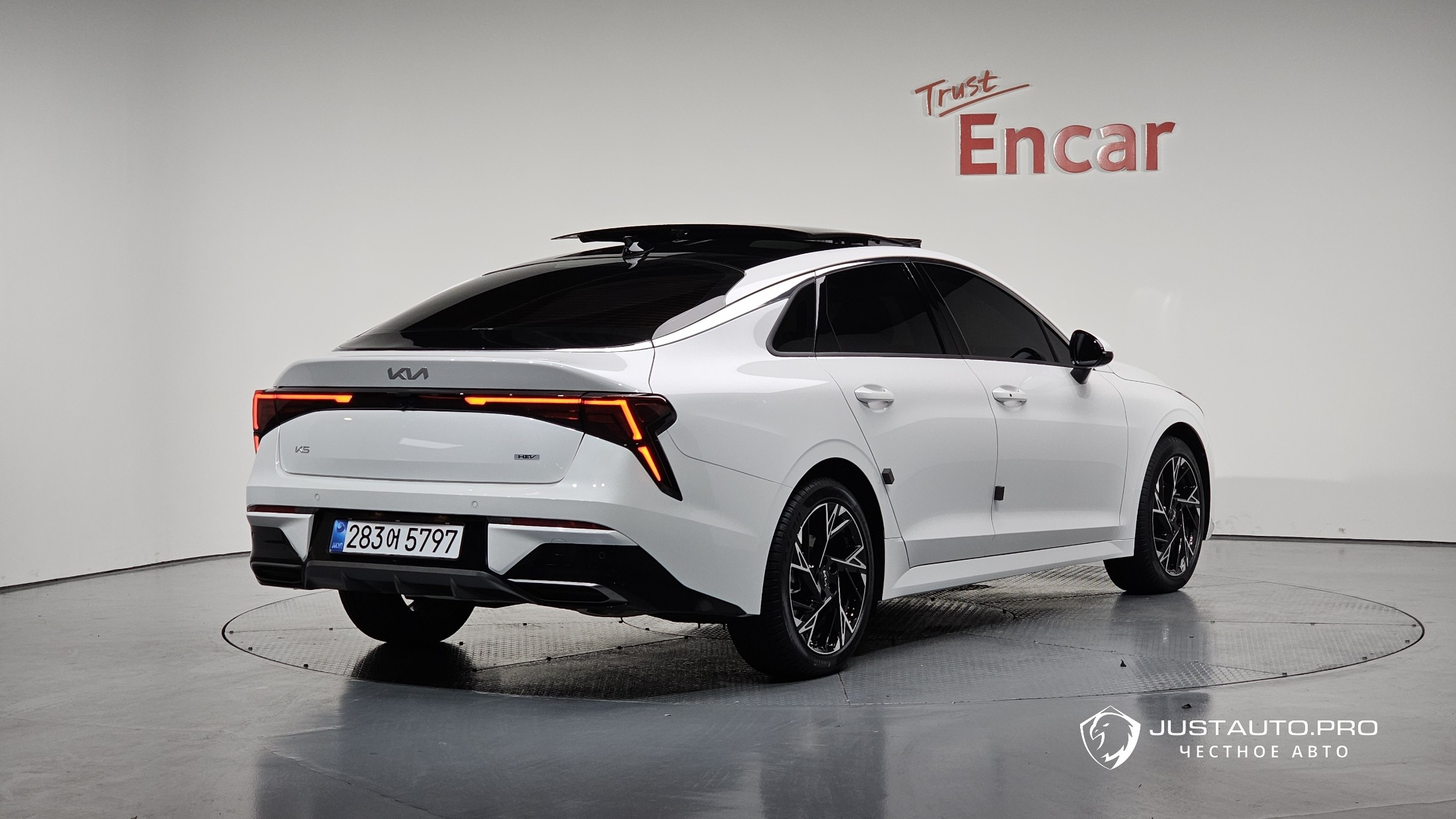 Автомобиль Kia K5