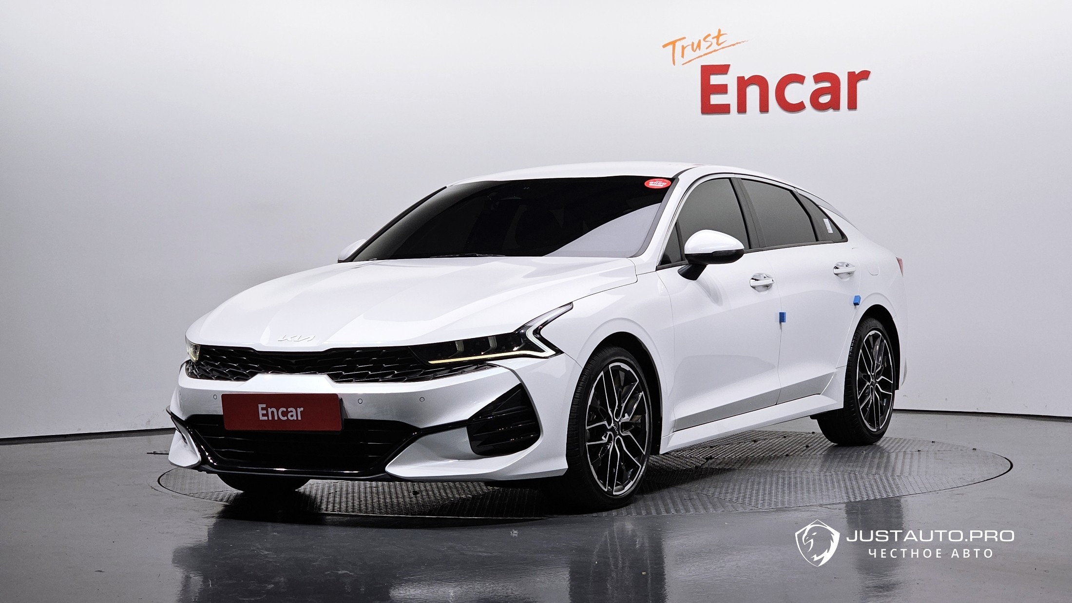 Автомобиль Kia K5