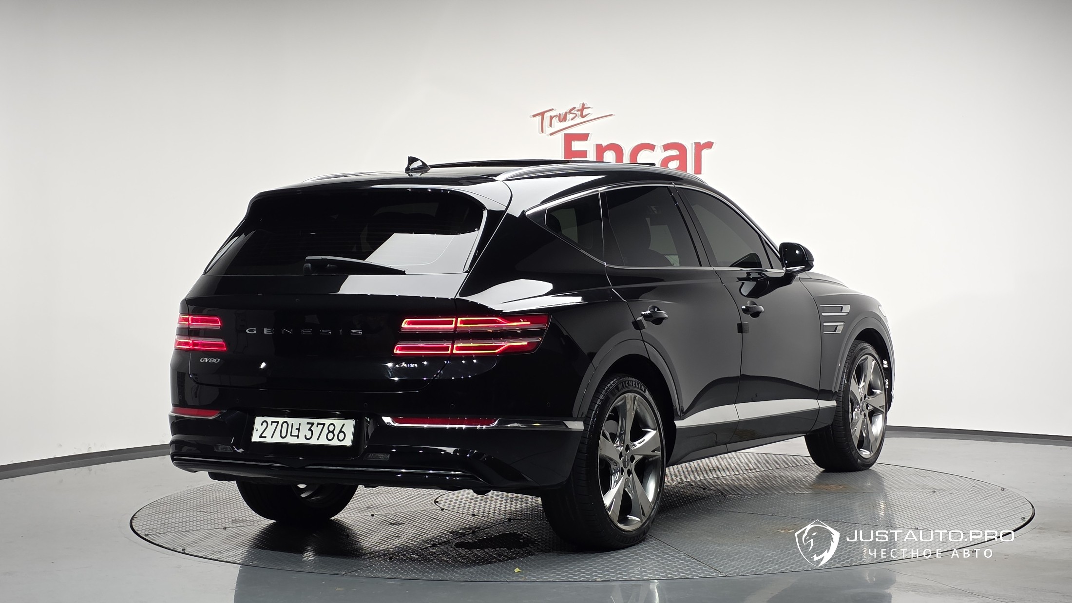 Автомобиль Genesis GV80