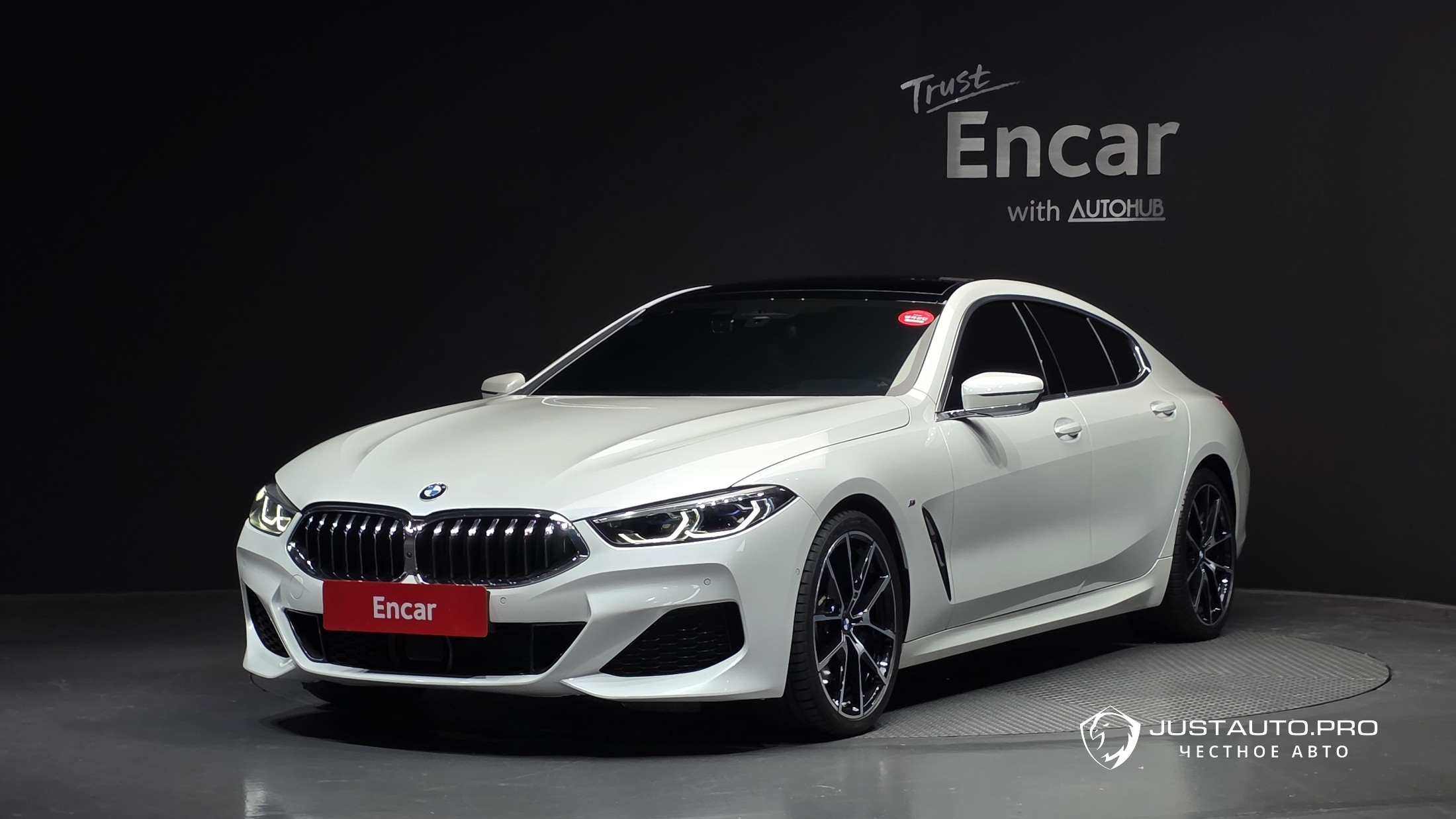 Автомобиль BMW 8-Series