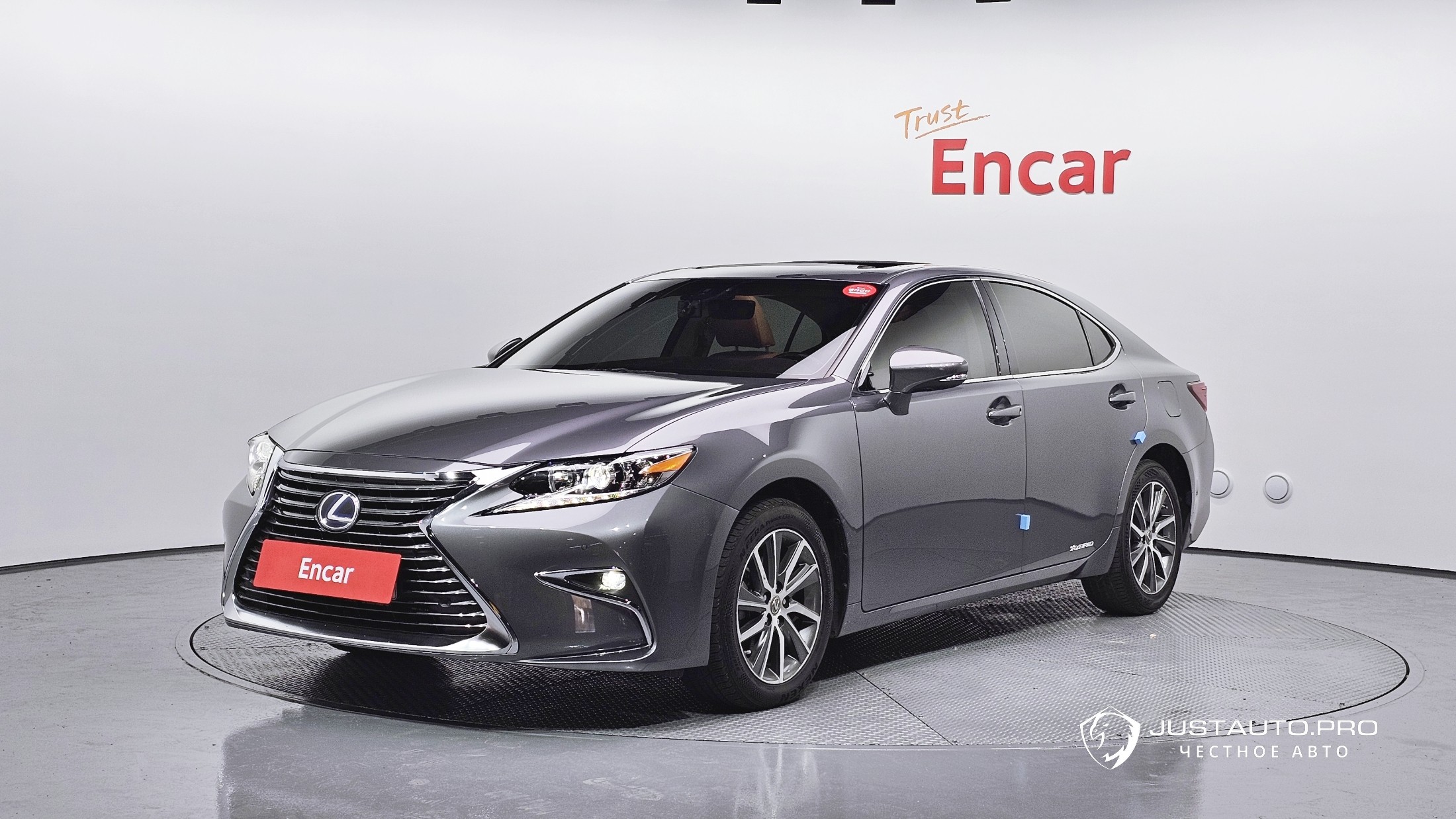 Автомобиль Lexus ES