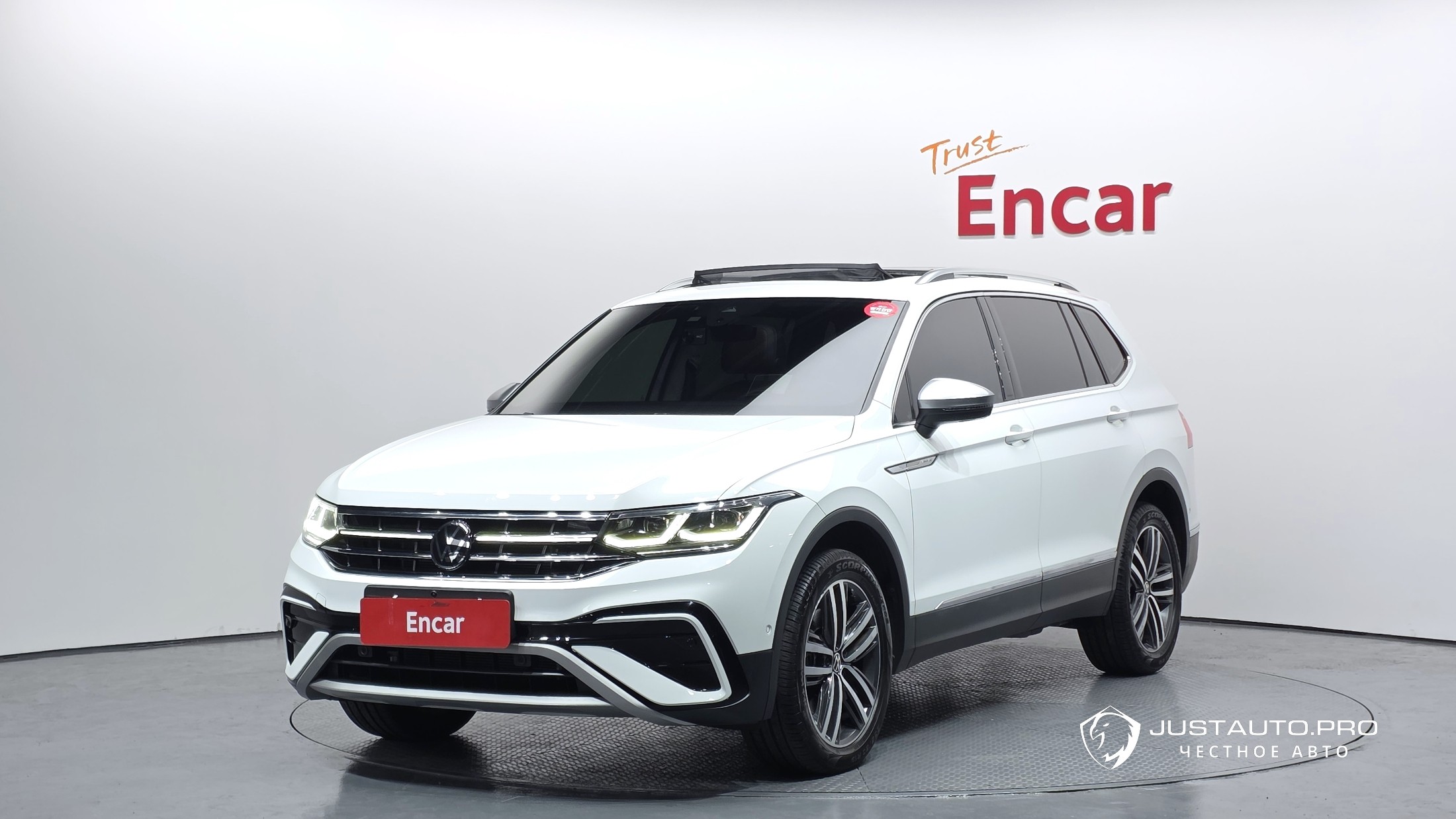 Автомобиль Volkswagen Tiguan
