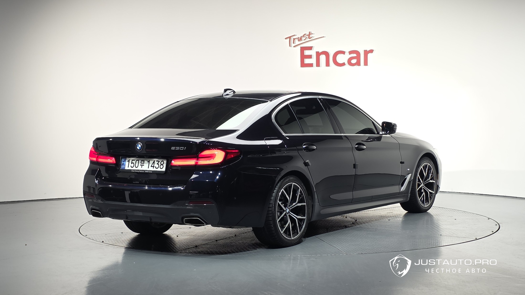 Автомобиль BMW 5-Series