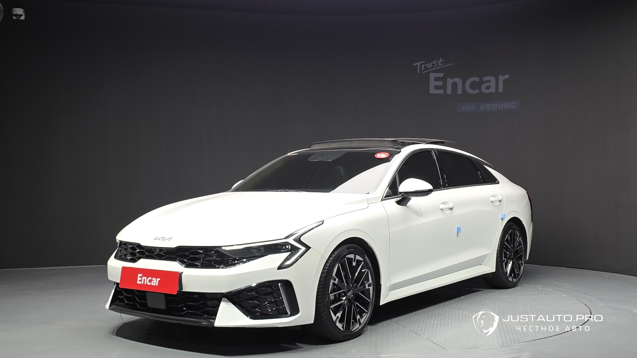 Автомобиль Kia K5