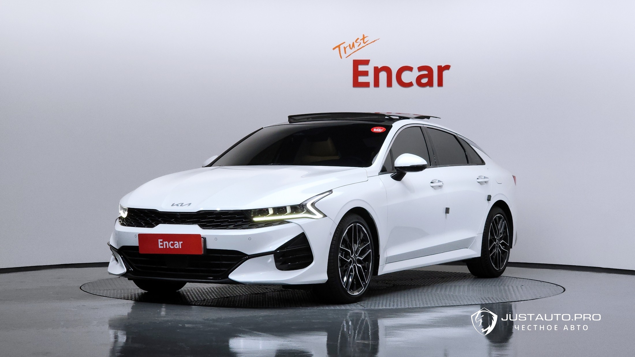 Автомобиль Kia K5