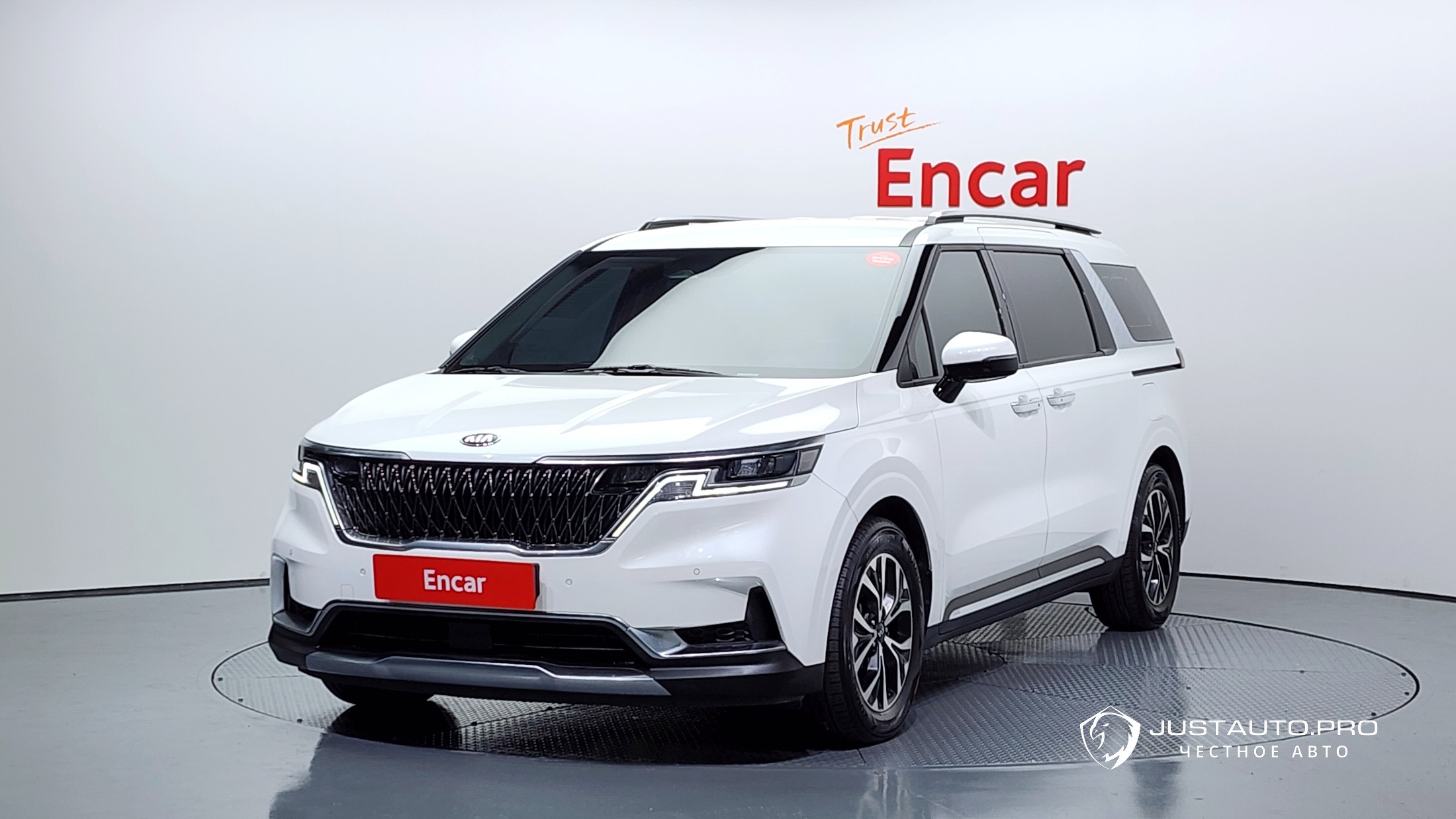 Автомобиль Kia Canival