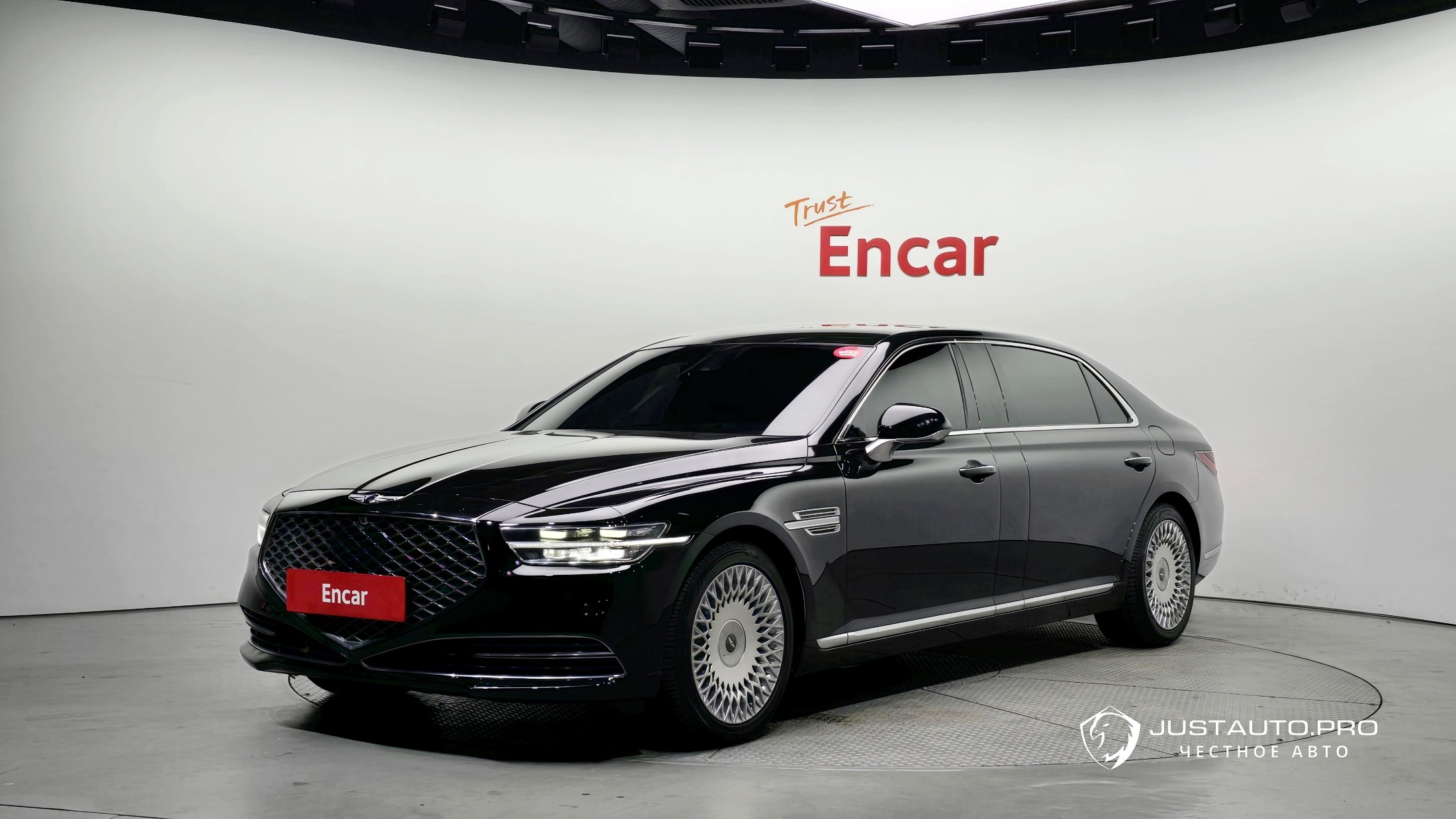 Автомобиль Genesis G90