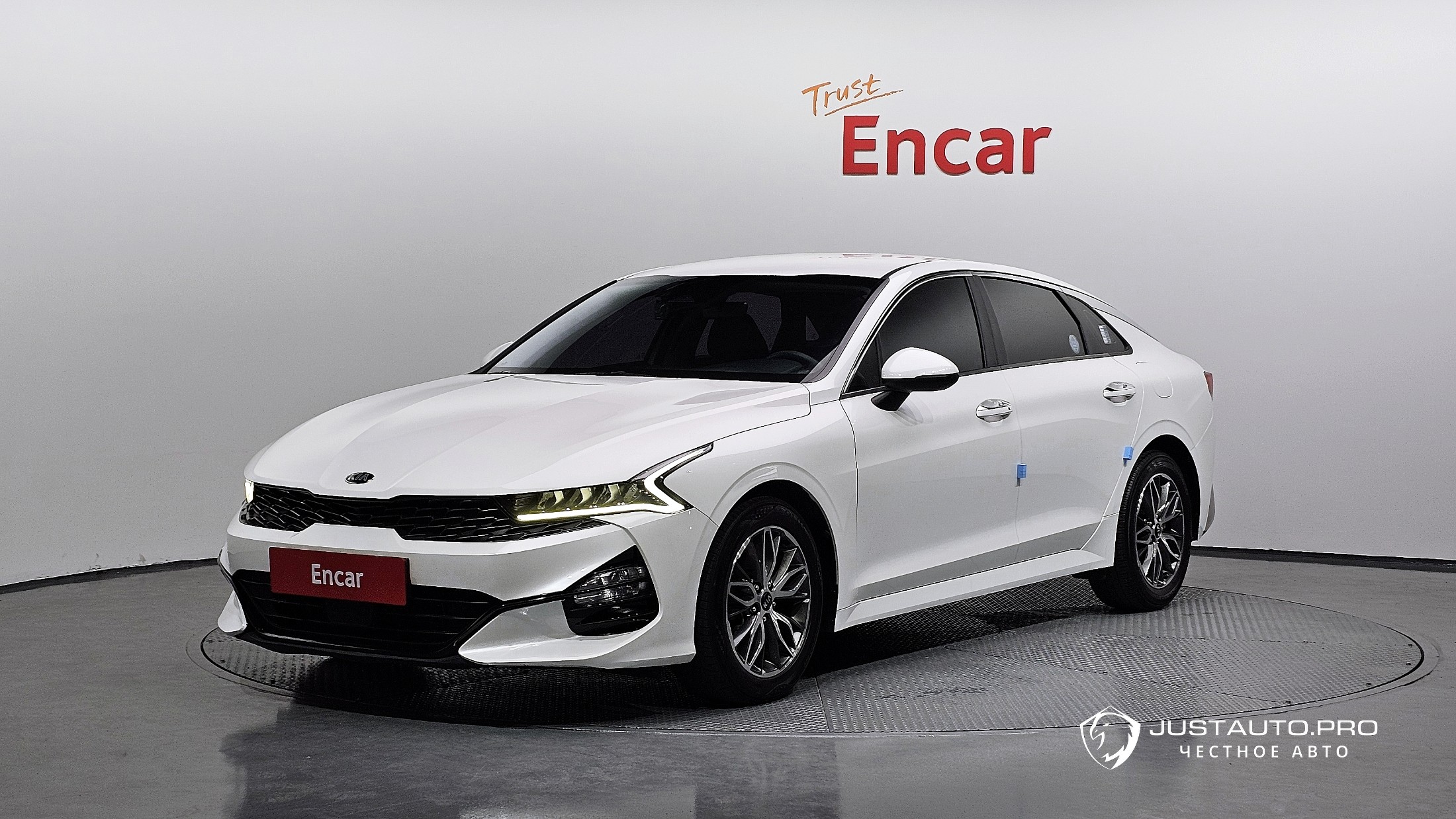 Автомобиль Kia K5