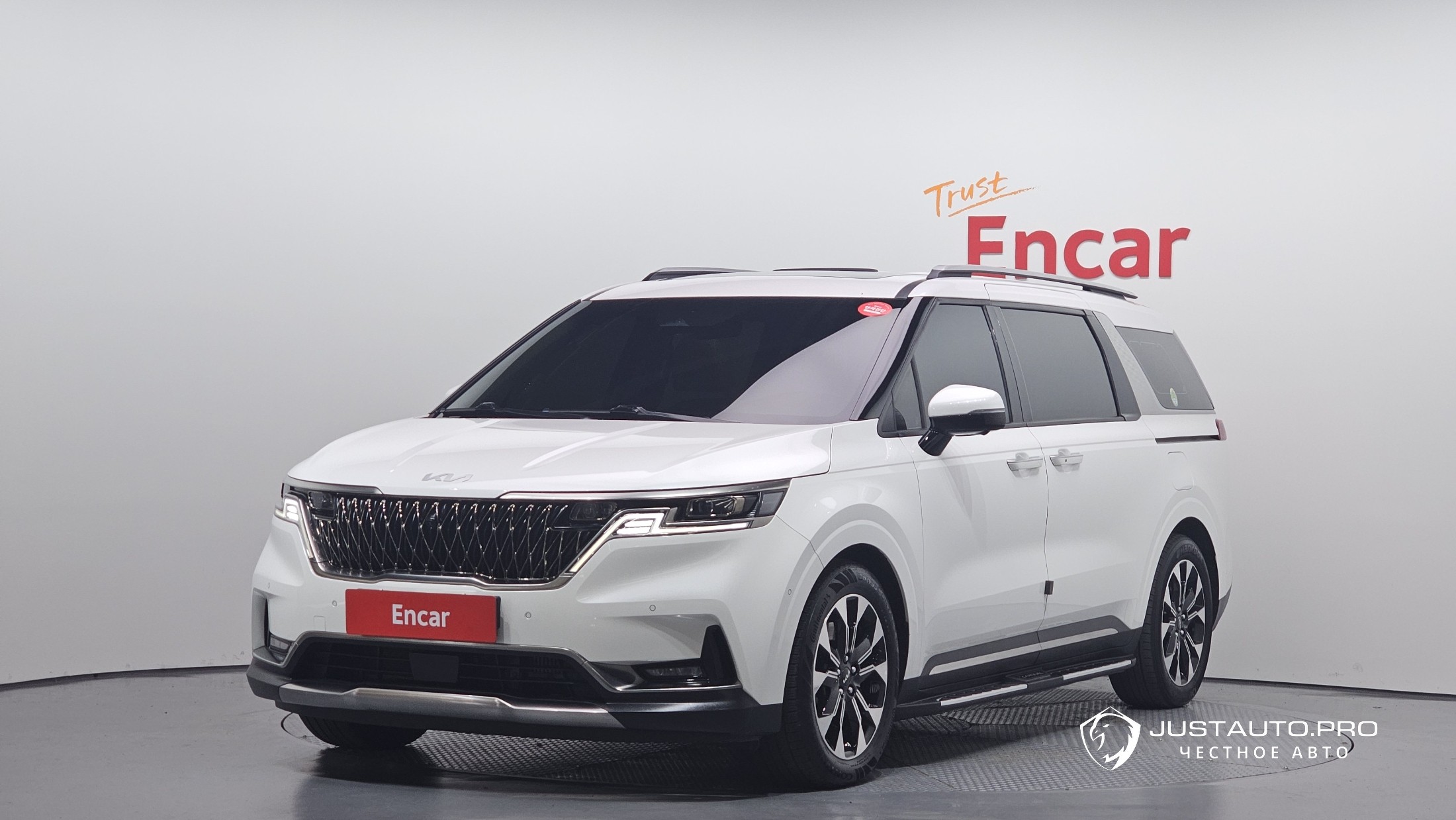 Автомобиль Kia Canival