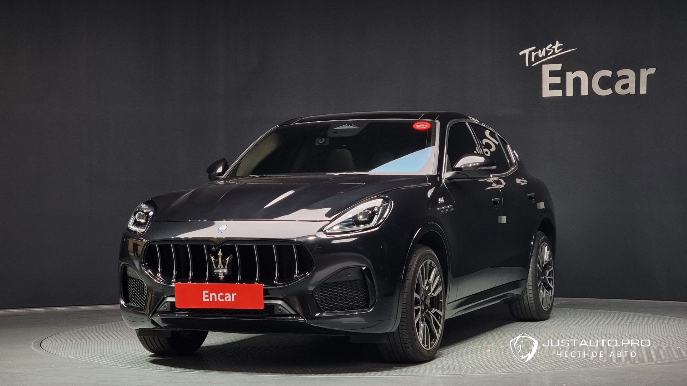 Автомобиль Maserati Grecale